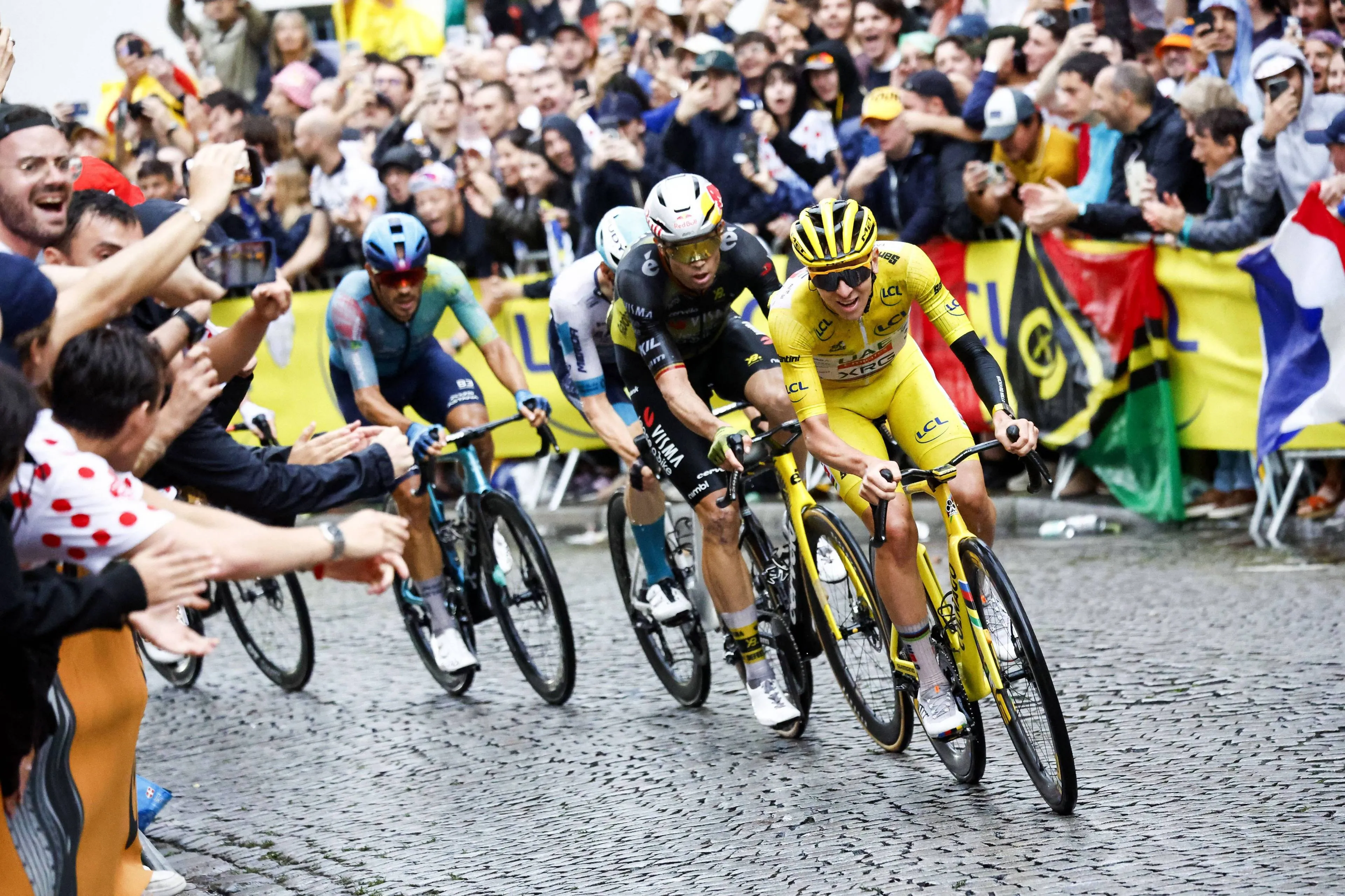 „Mangelnder Respekt vor dem Rennen“ – Brian Holm kritisiert Montmartre-Finale der Tour de France 2025