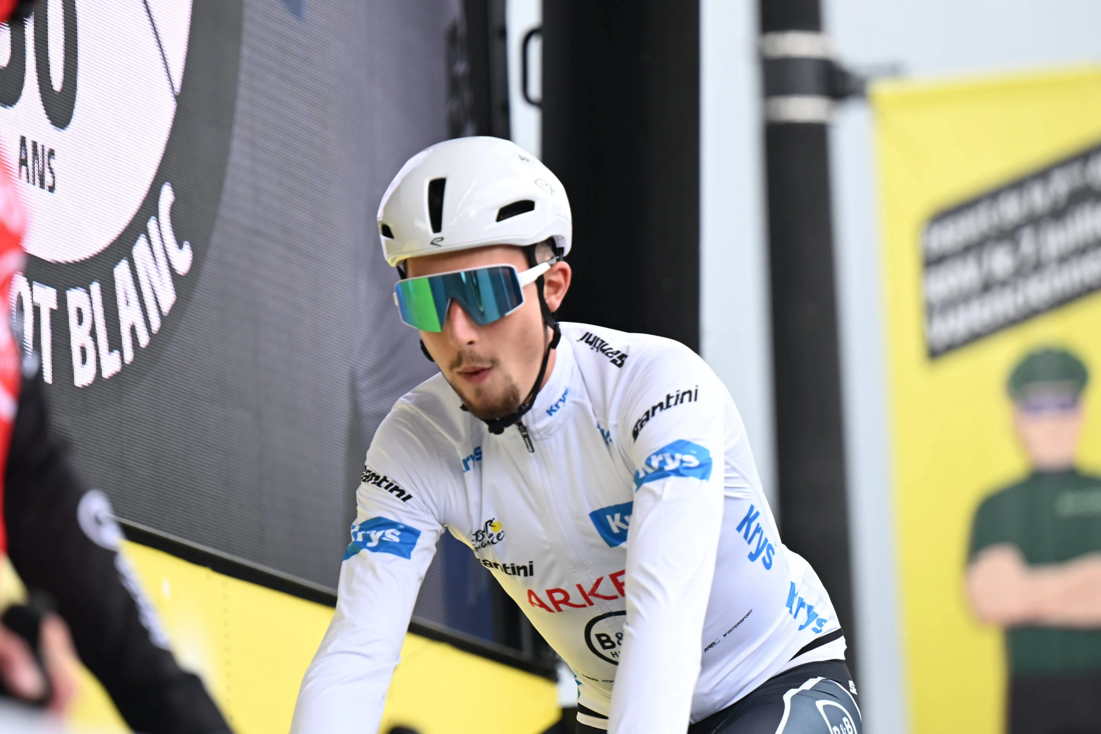 „Ich weiß es schon…“ – Kevin Vauquelin bestätigt Abschied von Arkéa, die Tour war sein letztes Rennen für das Team