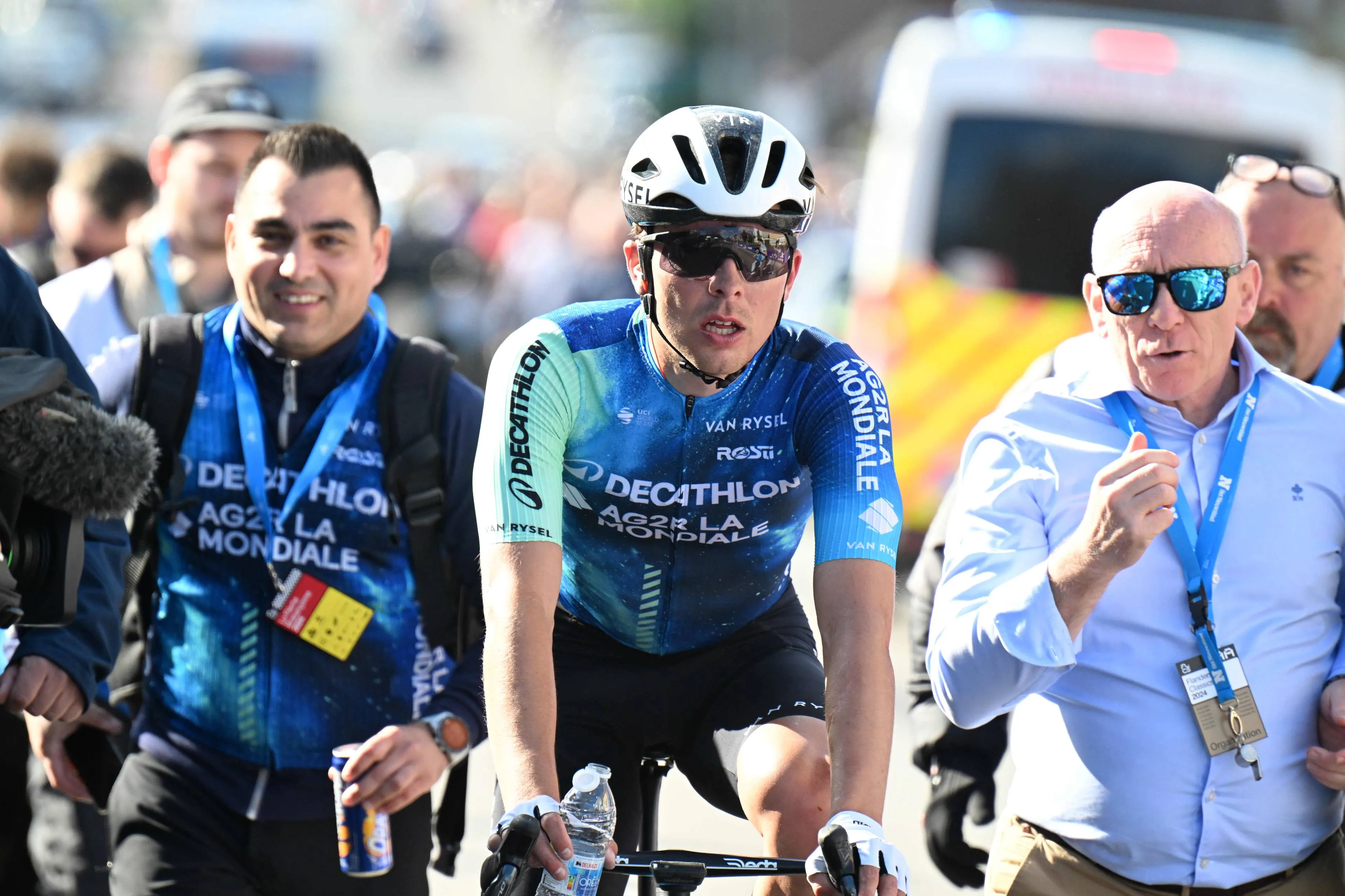 Mehr Superstar-Unterstützung für Tadej Pogacar? UAE hat angeblich ein Auge auf französisches Klassik-Ass für 2026 geworfen