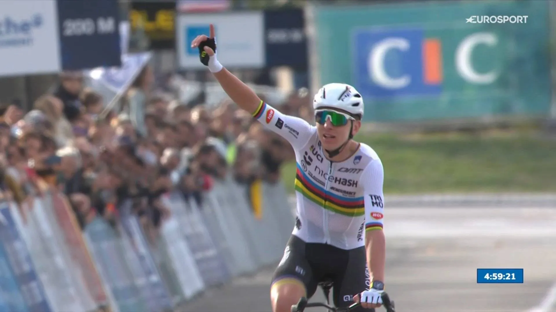 Ergebnisse 2025 EM Straßenrennen Männer | Pogacar dominiert mit Solosieg - Auch der 19-jährige Franzose Seixas steht auf dem Podium