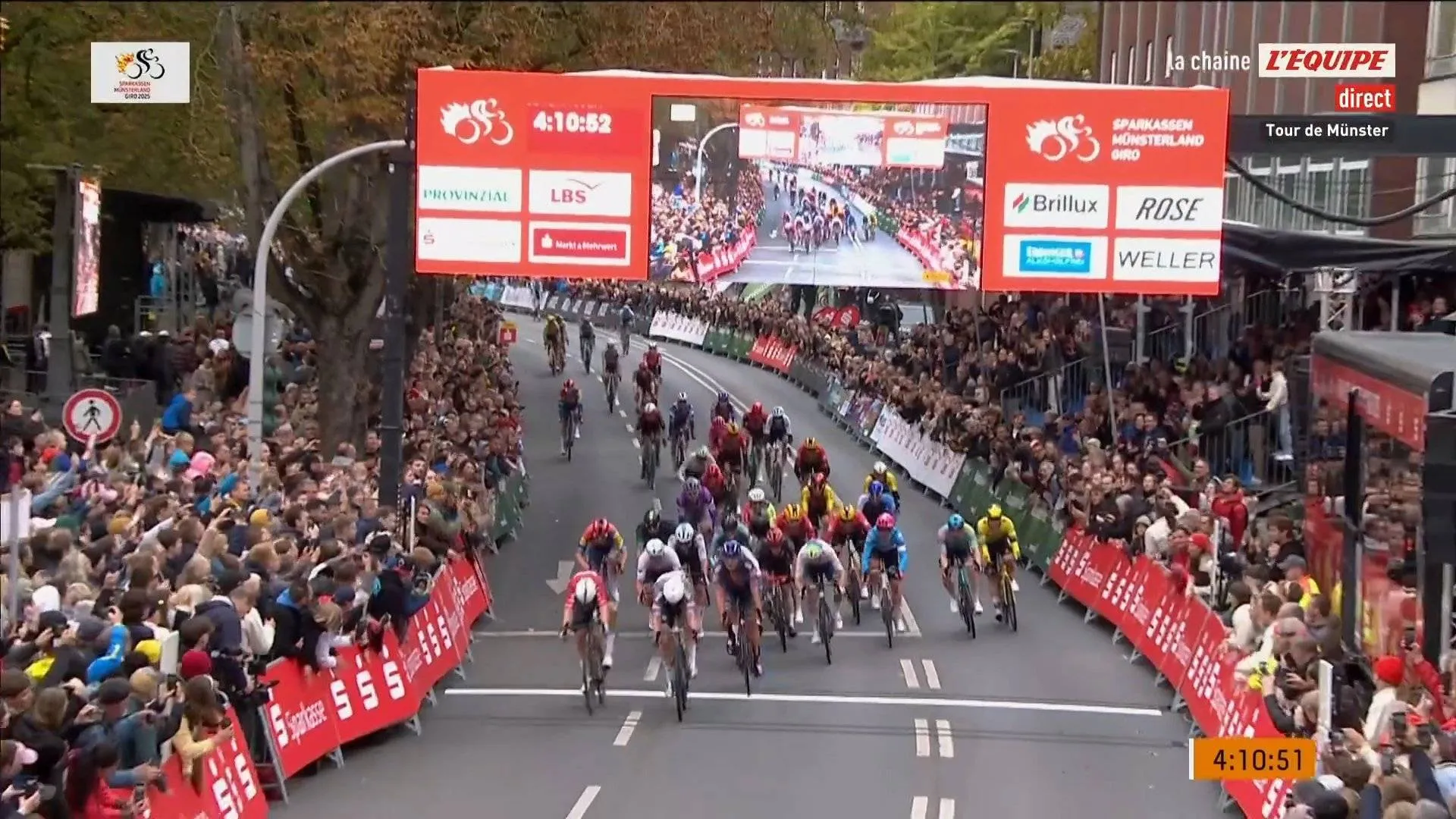 Ergebnisse Sparkassen Münsterland Giro 2025 | Jasper Philipsen gewinnt den Sprint bei hohem Tempo, Tim Merlier scheidet aus