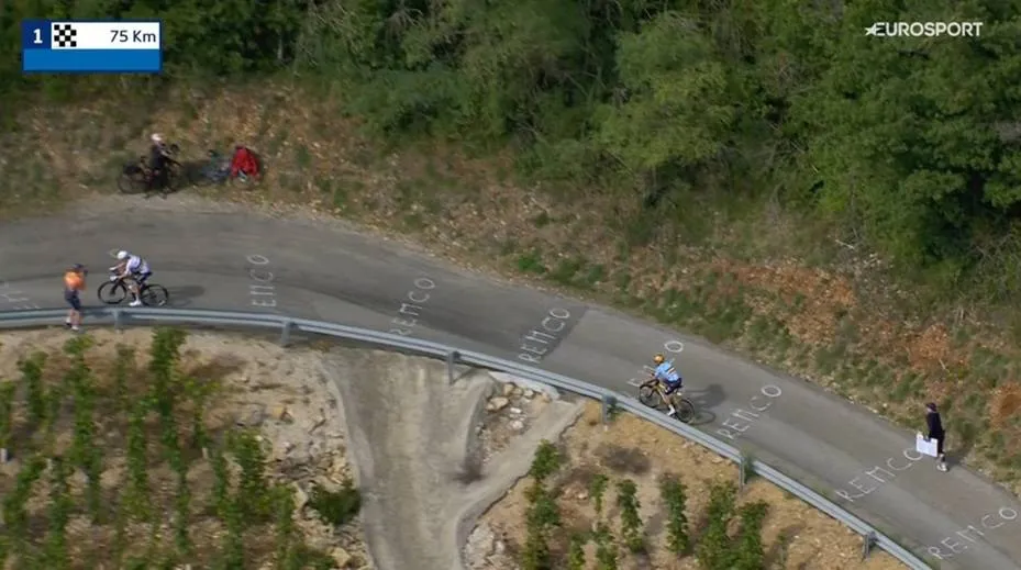 VIDEO: Tadej Pogacar attackiert 75 km vor dem Ziel und lässt Remco Evenepoel stehen