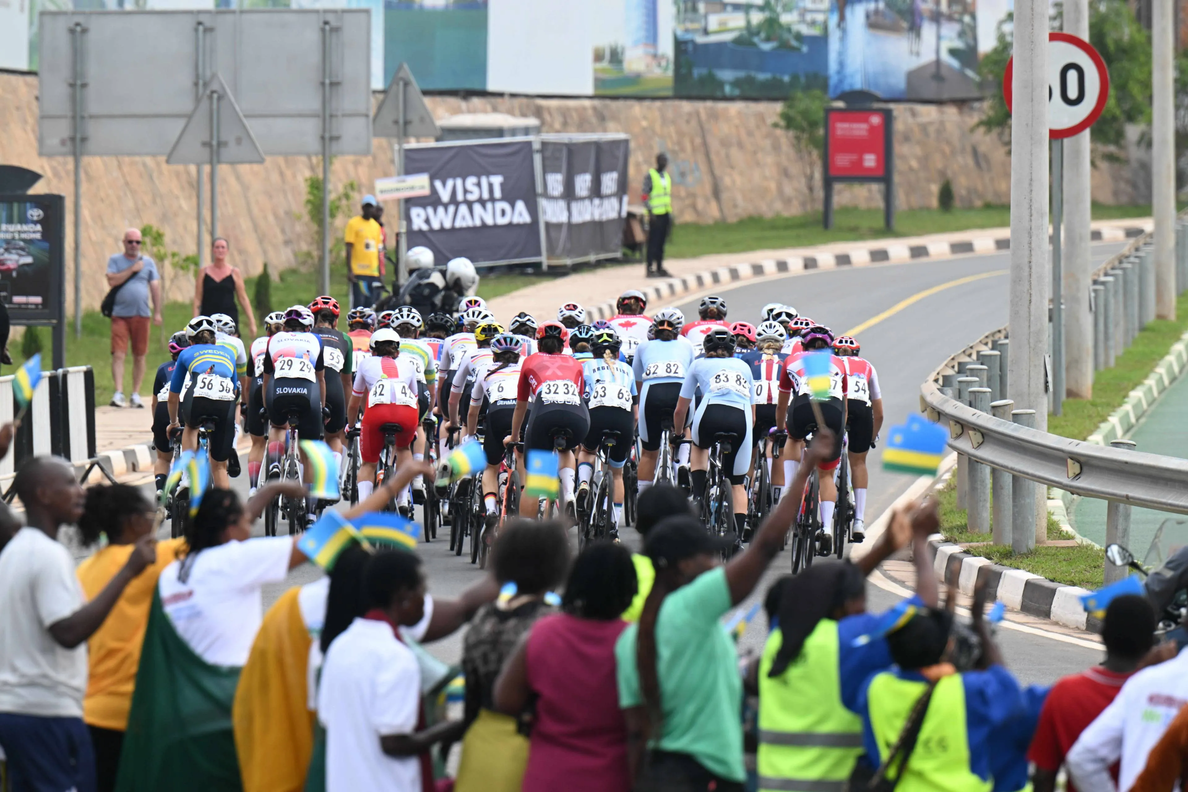 UCI suspendiert 18-jährigen Nachwuchsfahrer wegen Dopings bei den Weltmeisterschaften in Kigali