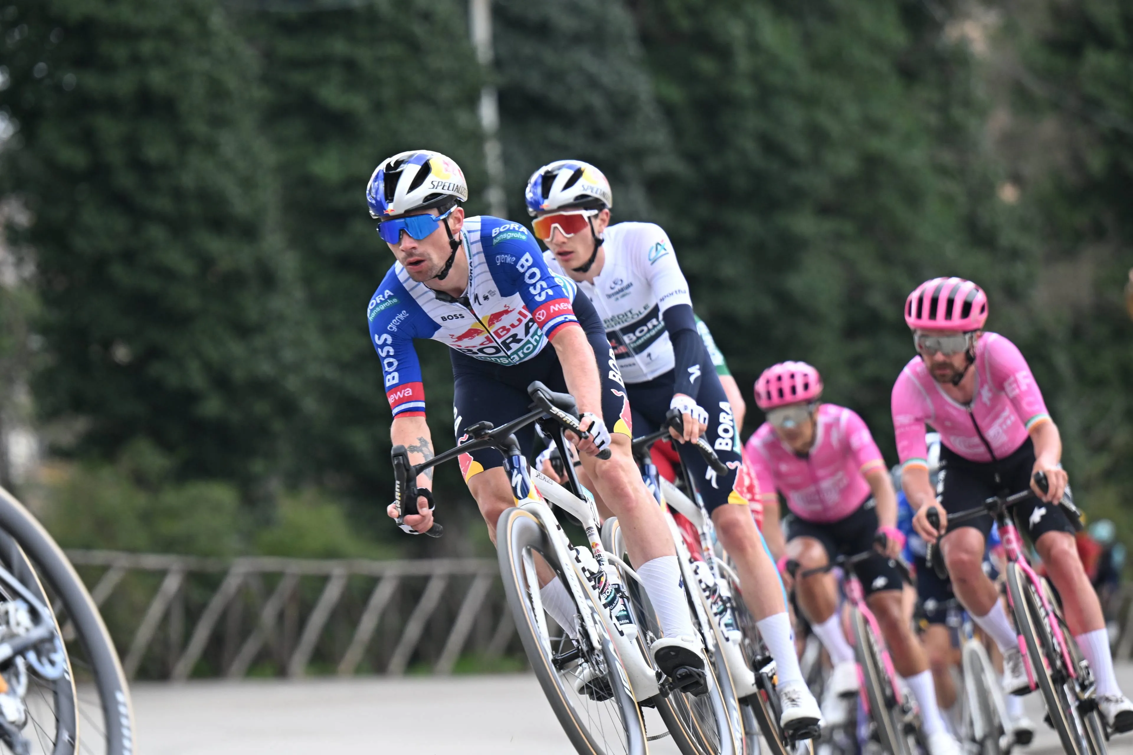 Primoz Roglic and Giulio Pellizzari
