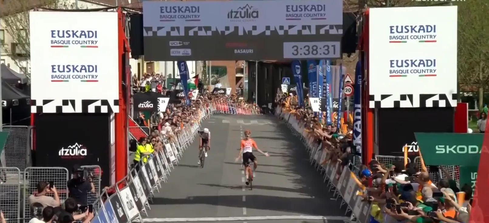 Ergebnisse der Baskenland-Rundfahrt 2026, Etappe 3 | Axel Laurance siegt aus der Ausreißergruppe für INEOS – Florian Lipowitz auf Platz 17