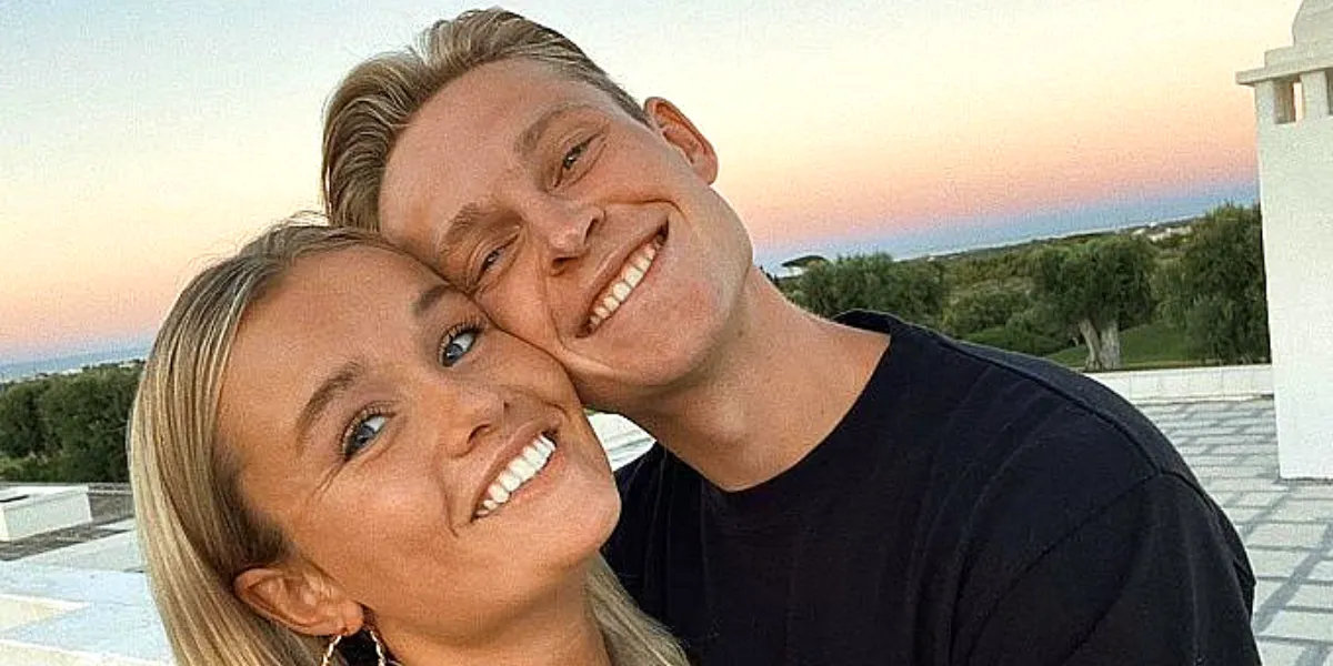 Frenkie de Jong en Mikky Kiemeney in het geheim getrouwd: 'Is dat een trouwfoto?'