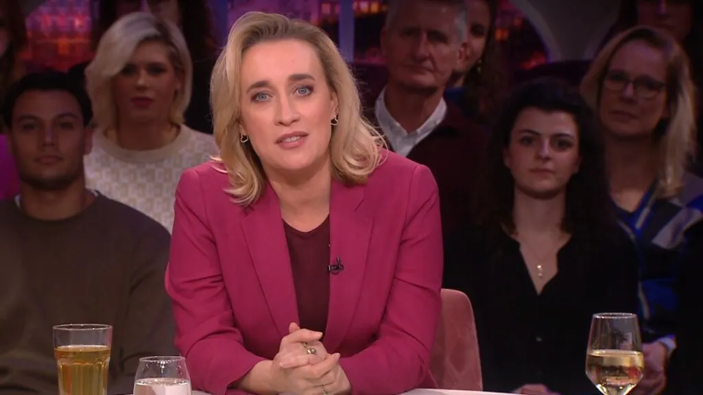 Eva Jinek woont in deze prachtige miljoenenvilla in Abcoude