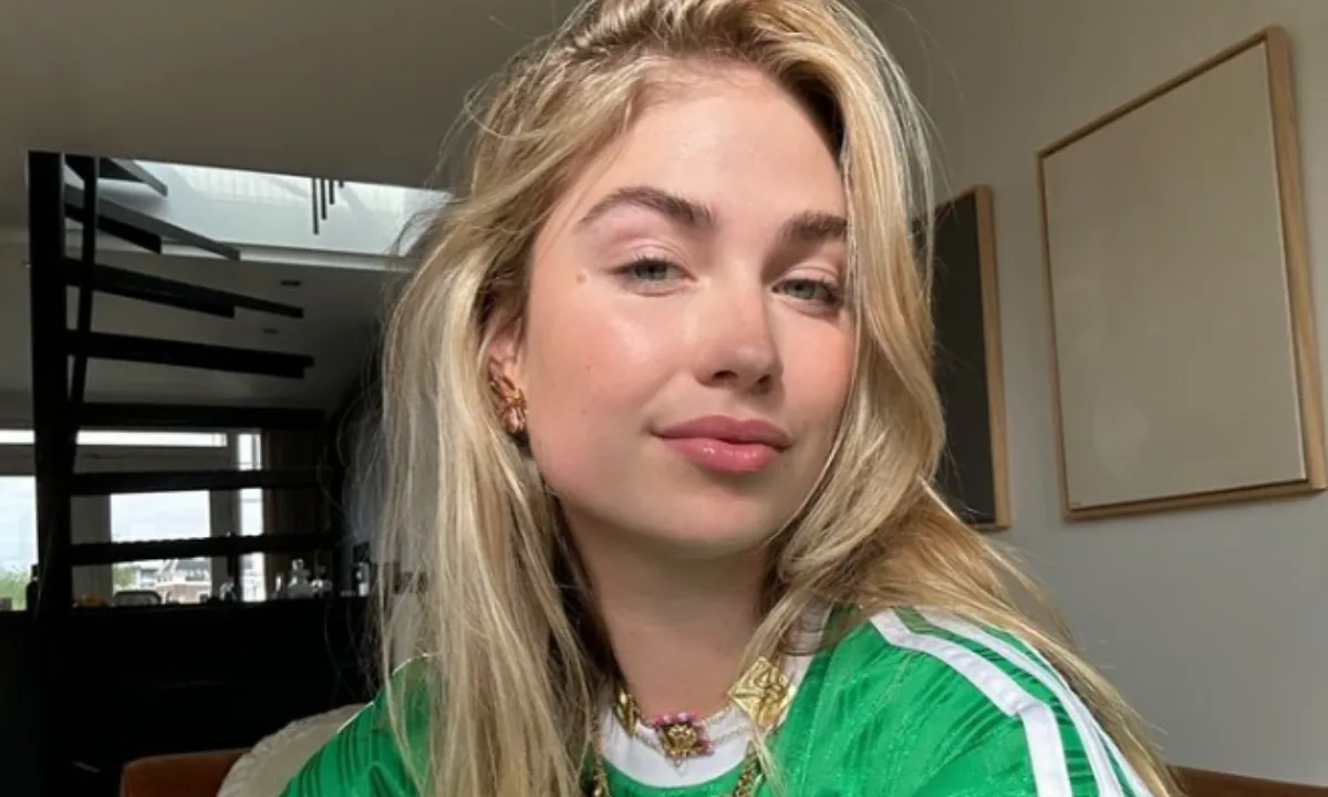 Roxy Dekker koopt met hulp woning in de Pijp: 'Sugardaddy'