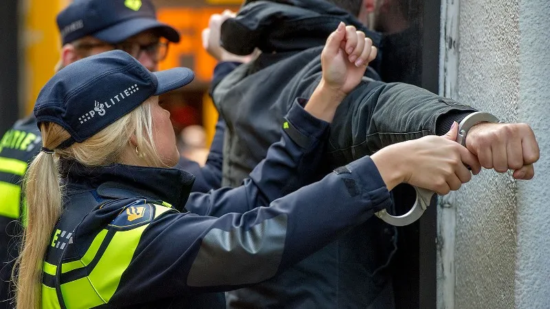 aanhouding op straat politie