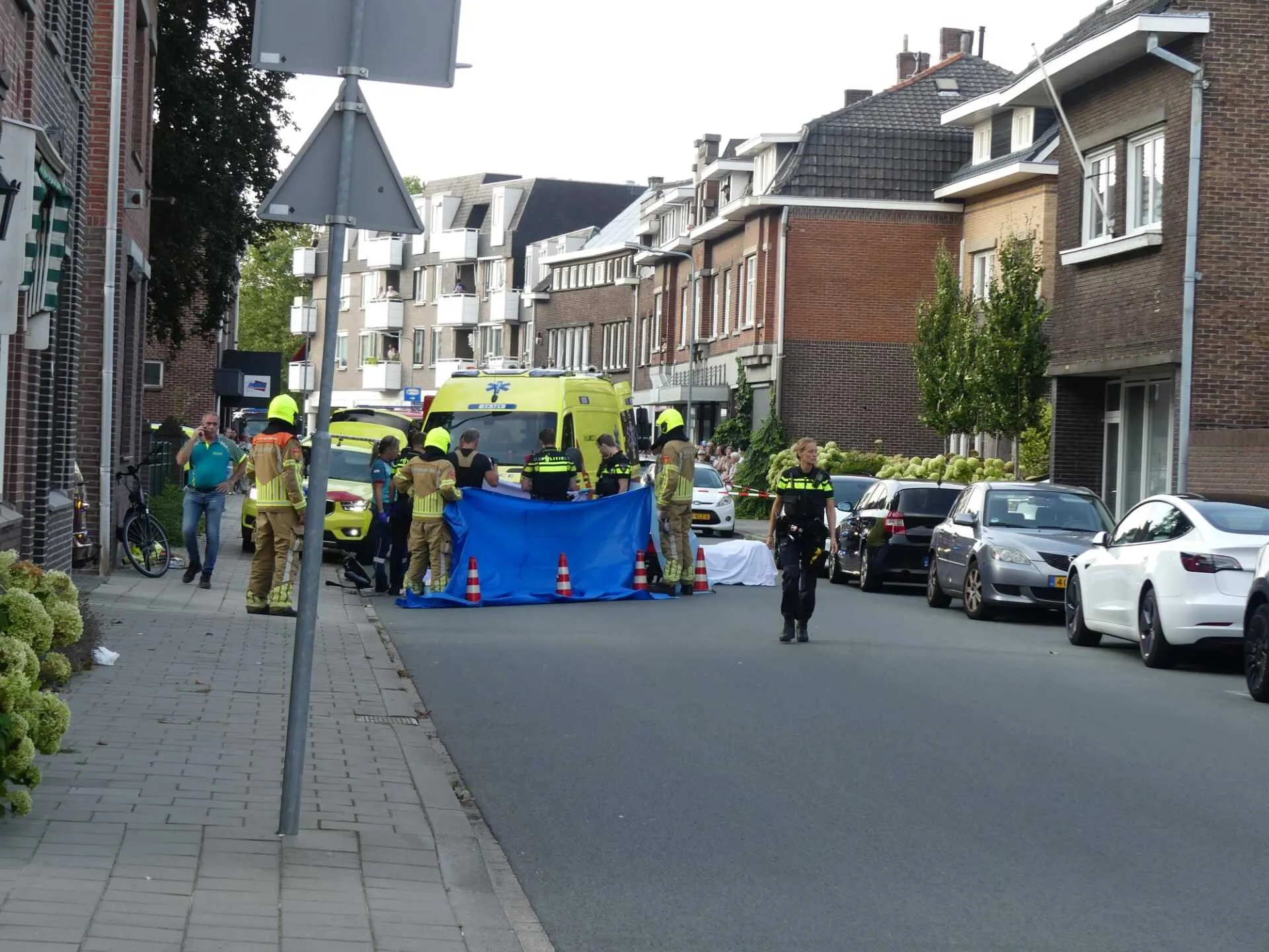 Fietser aangereden en overleden, automobilist is doorgereden