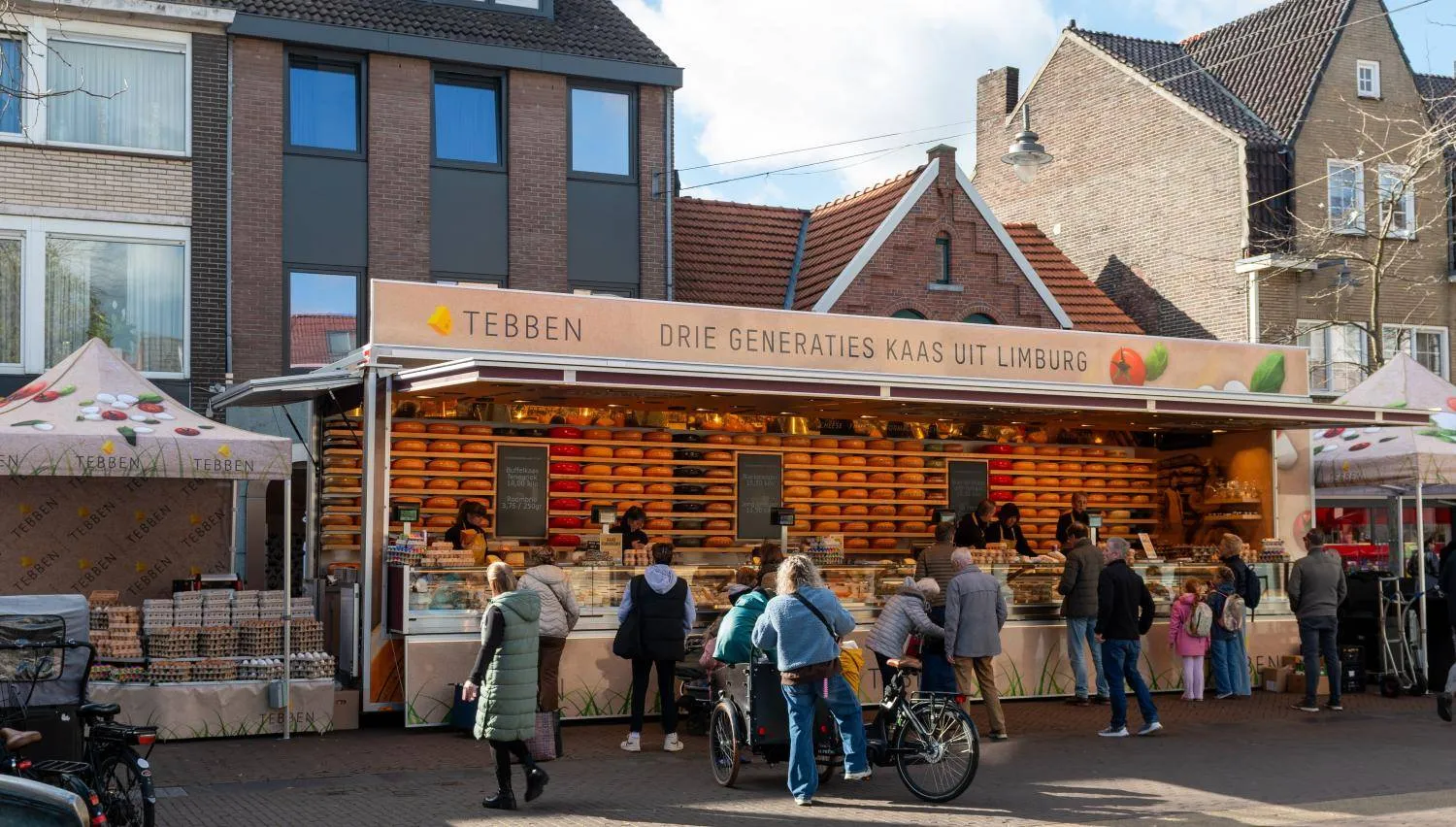 Tebben Kaas nieuwe verkoopwagen bijgesneden