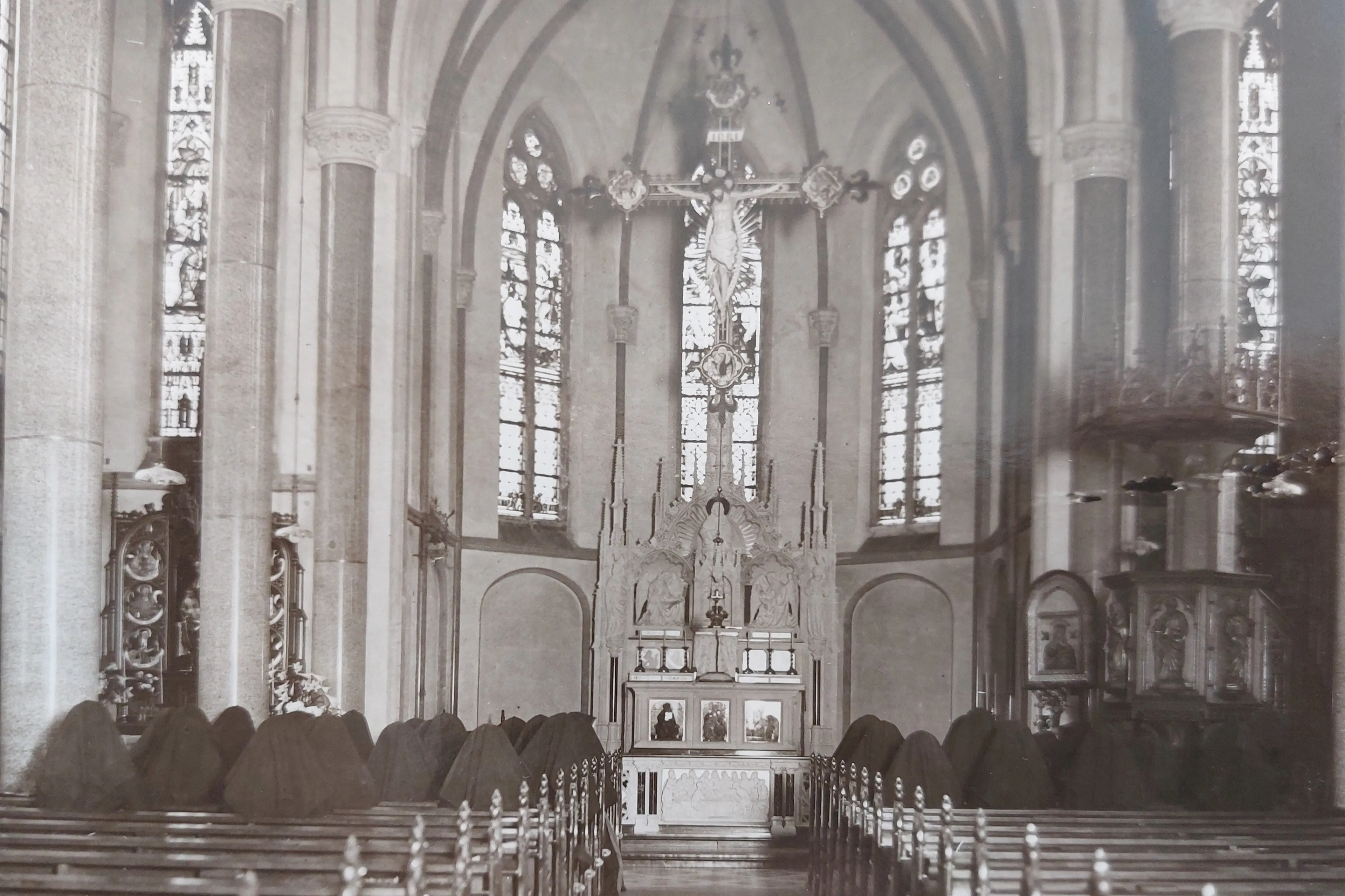 03 duitse zusters in de kapel van het st elisabeths gasthuis circa 1928 collectie franciscanessen van mnster