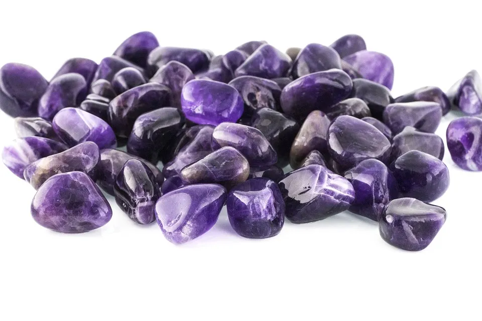amethyst istones pixabay