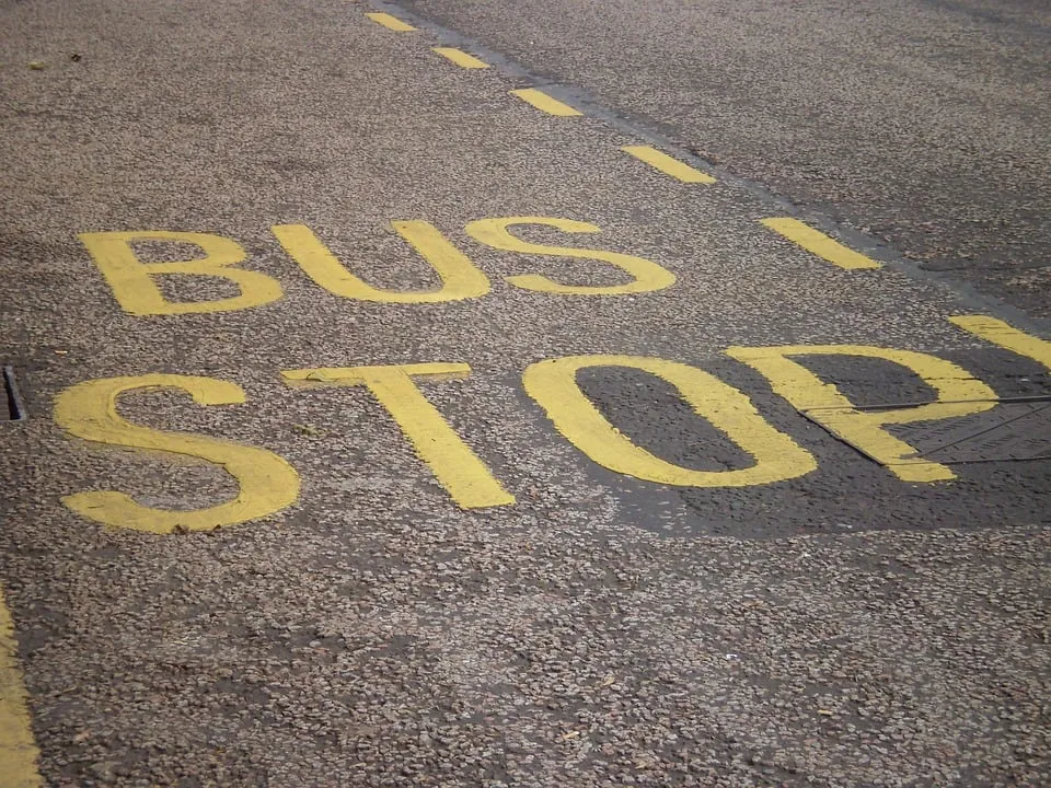 busstop kakilambe pixabay