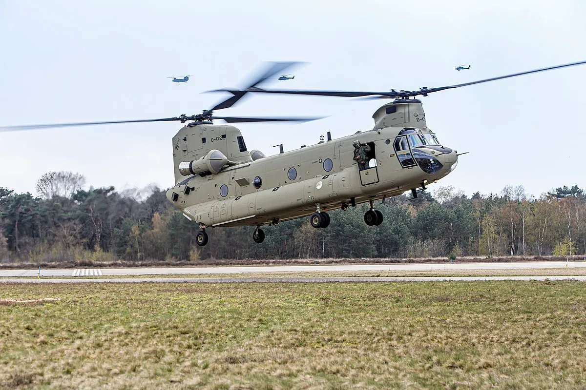 ch 47f myii caas aankomst gilze rijen 06 ministerie van defensie cc0