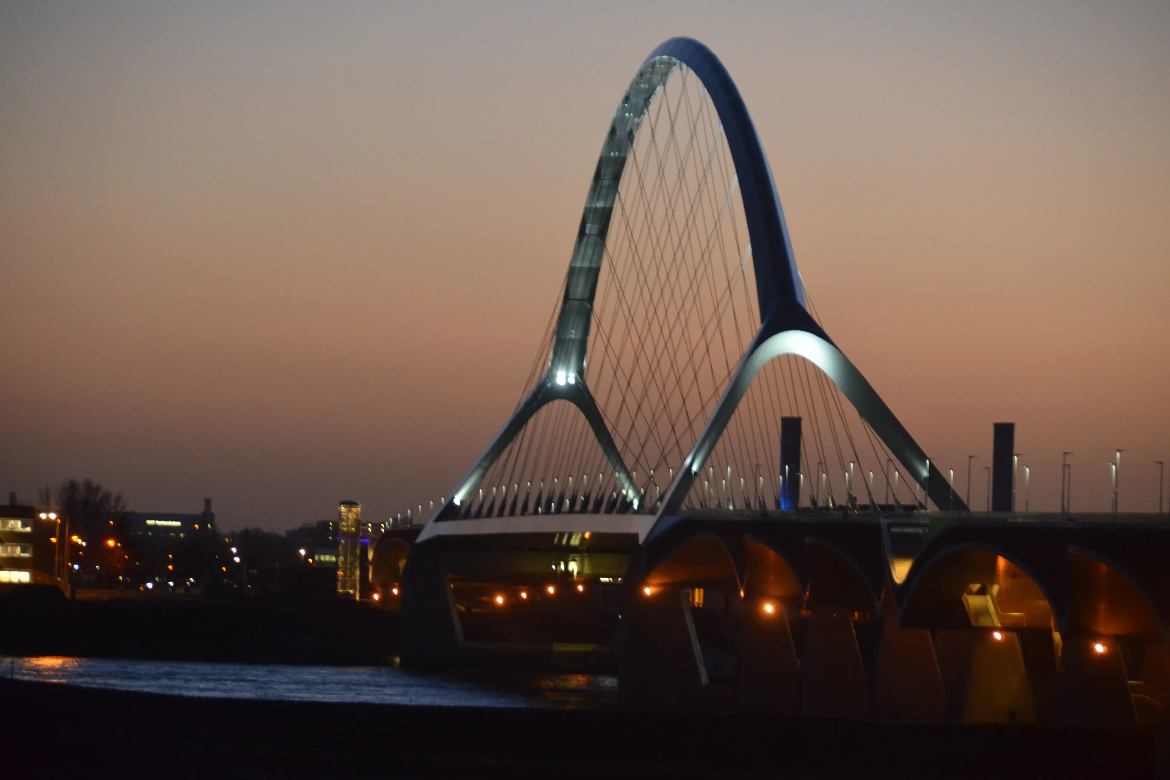 de oversteek the rivercrossing henk monster cc by 30 wikimedia