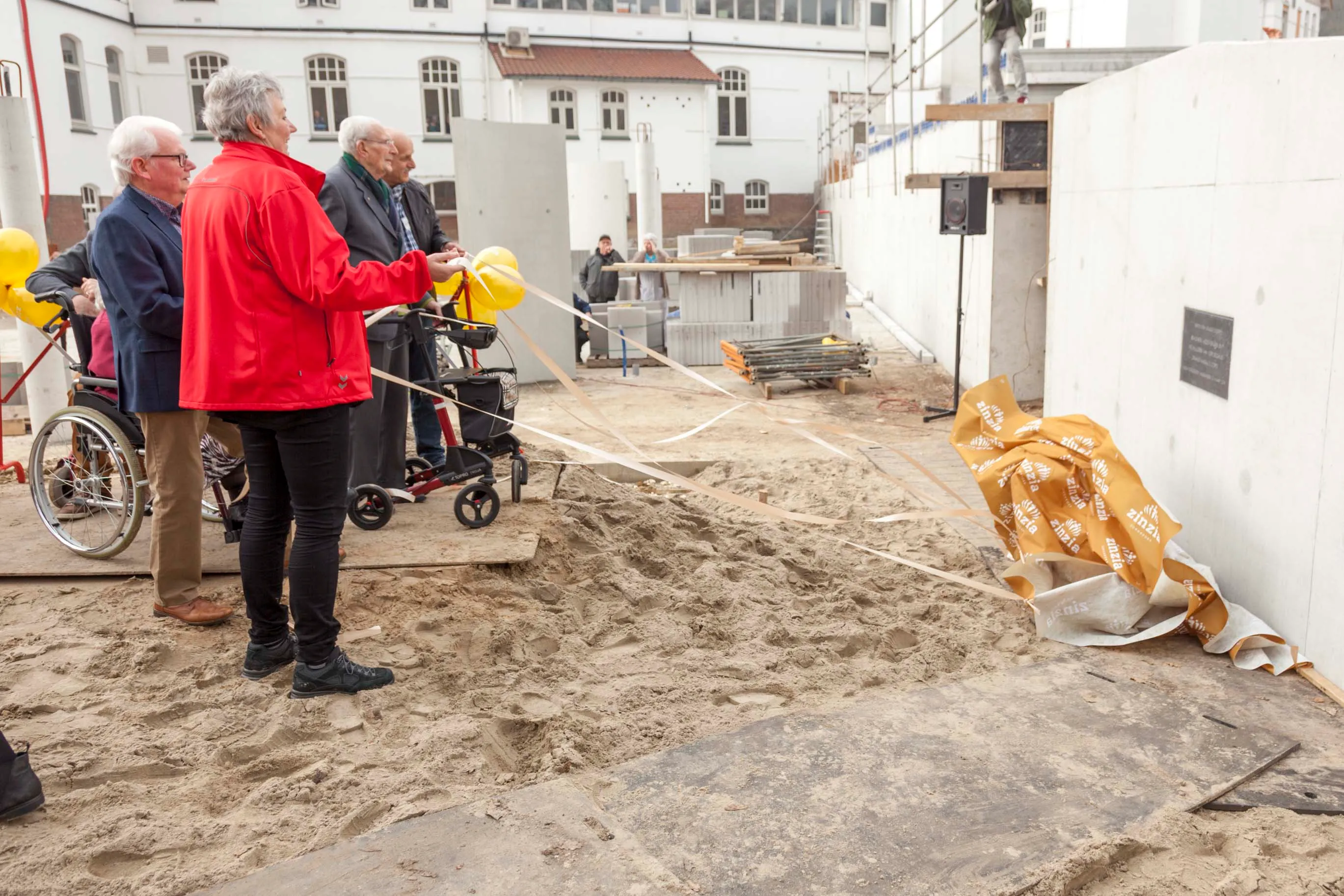 onthulling eerste steen 2