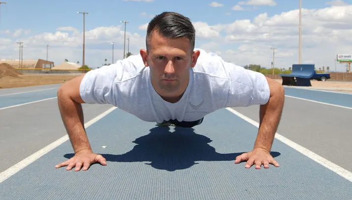 push up us air force photo airman 1st class grace lee publiek domein