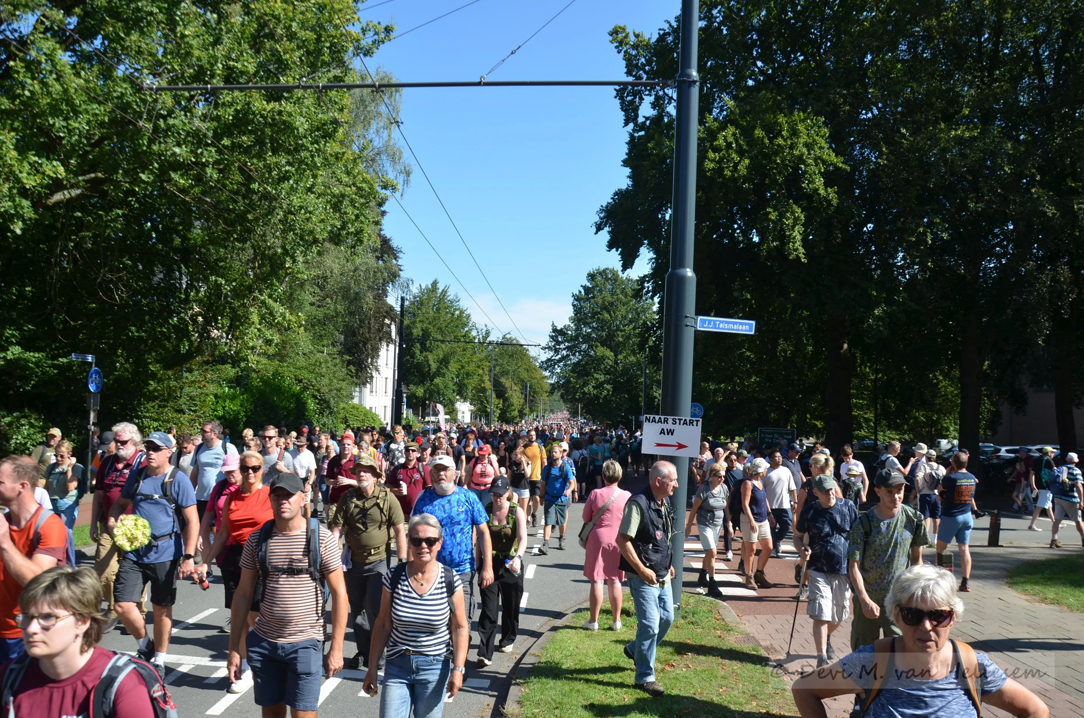 07 09 77e airborne wandeltocht 105