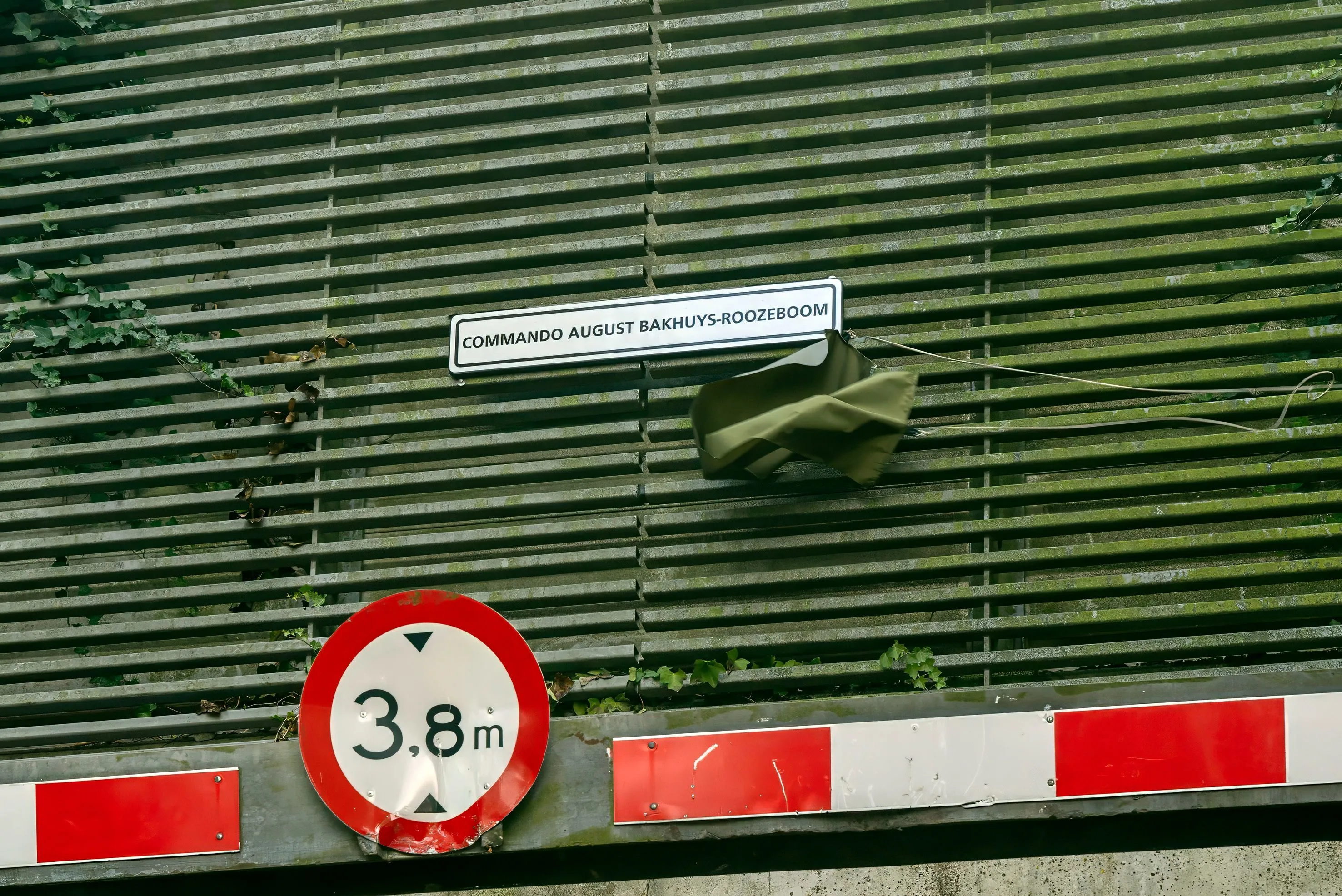 onthulling naambord spoorviaduct klingenbeekse weg 17
