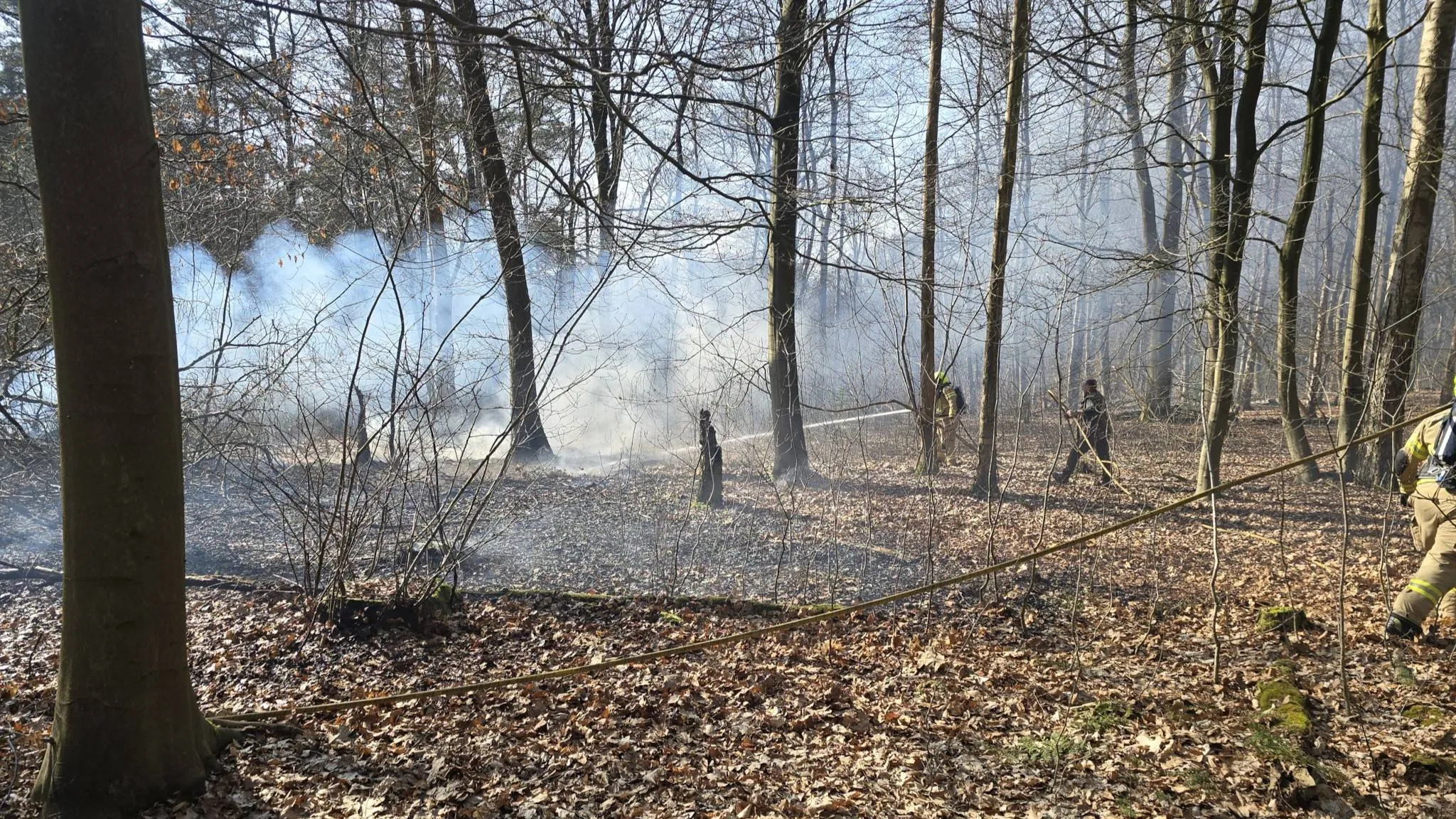 10 3 brand zwarte weg 1