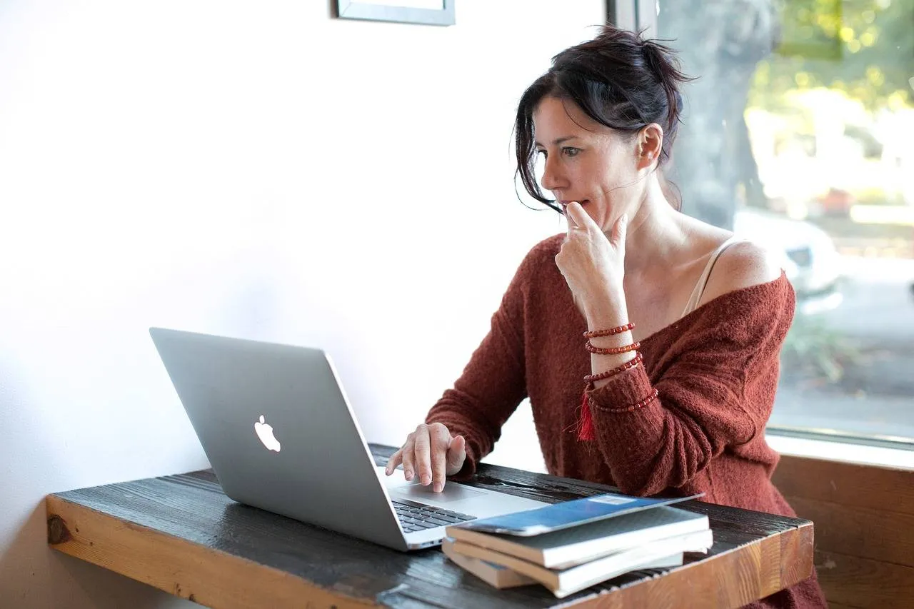 computer rachelscottyoga pixabay