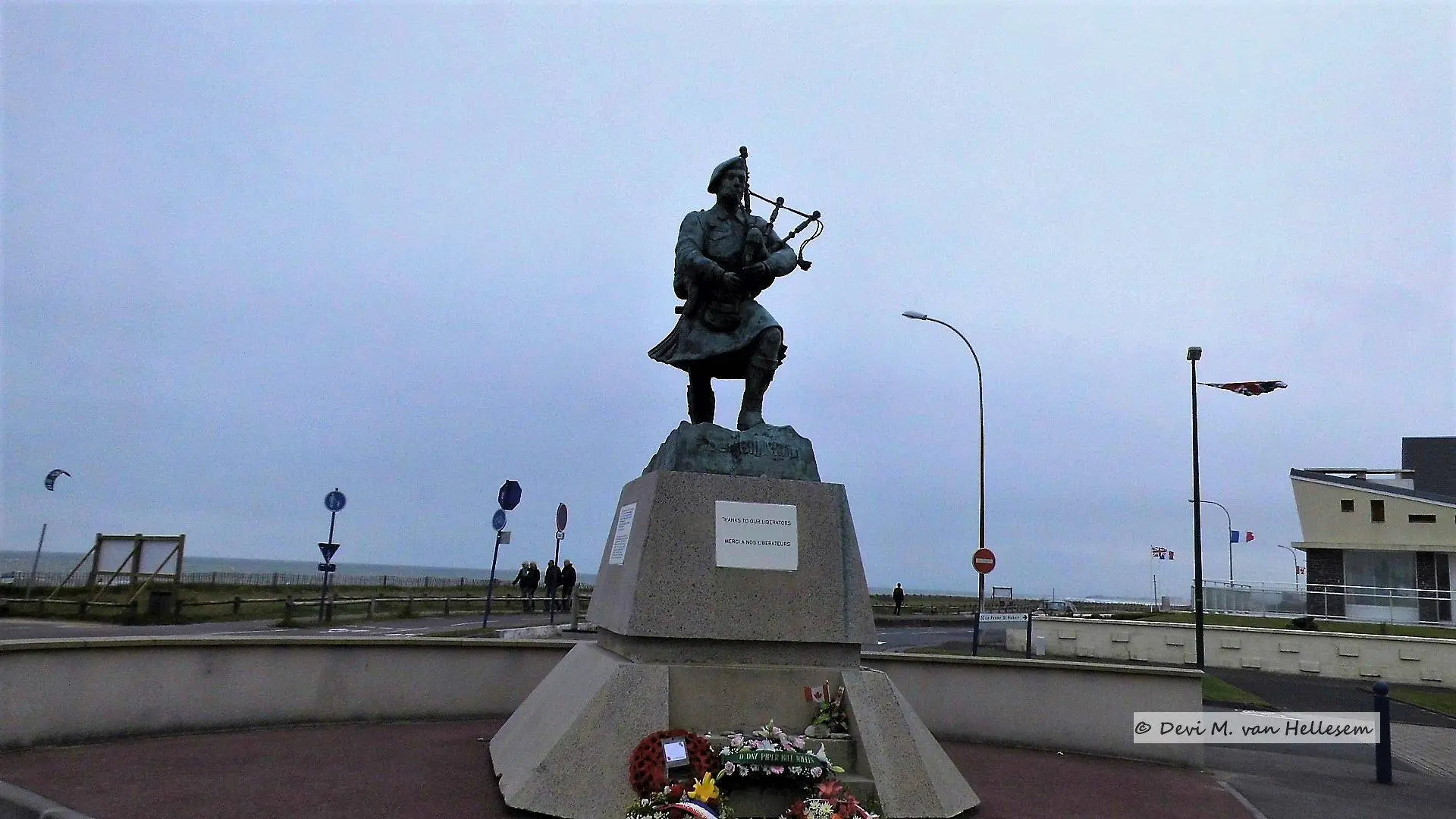 Sword Beach & Piper Bill (2)
