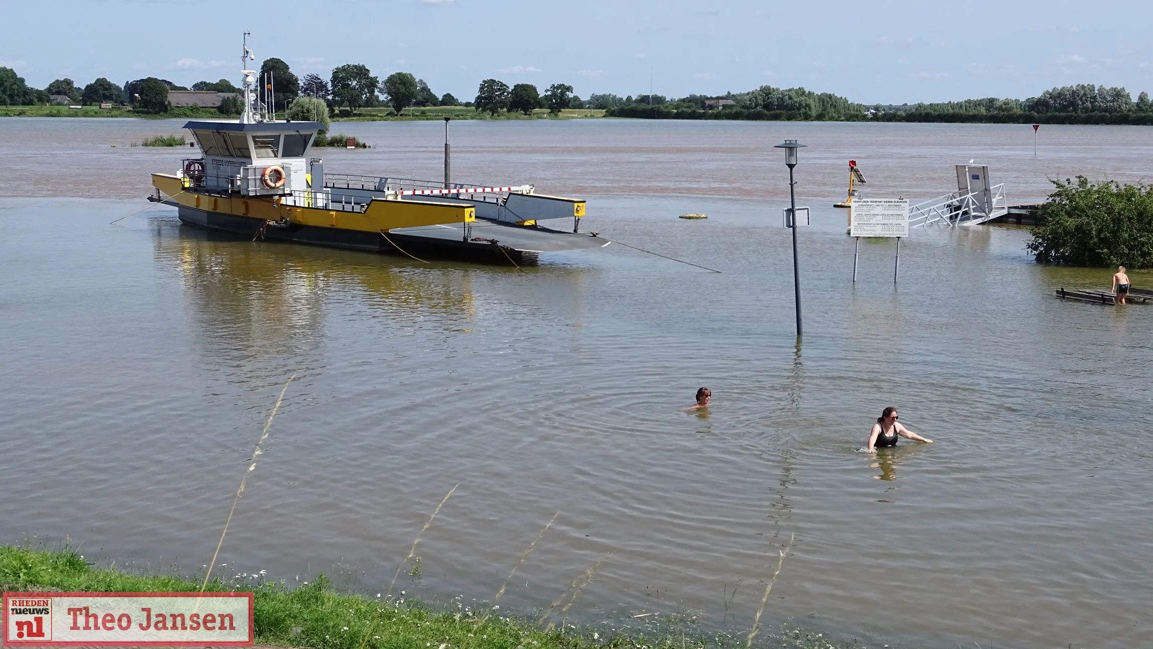 18 07 2021 veerdienst dieren olburgen uit de vaart door hoog water 1
