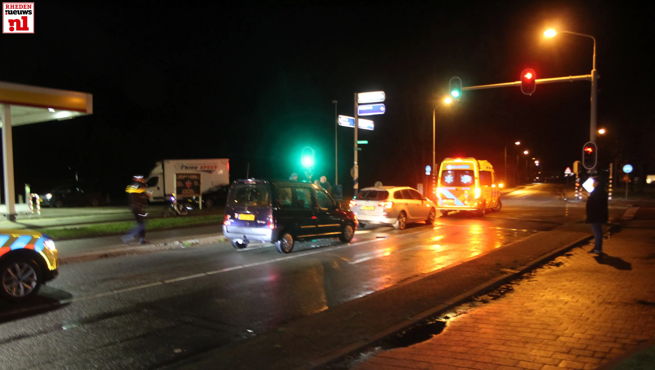 2022 02 06 automobilist rijdt in op stilstaande auto in velp