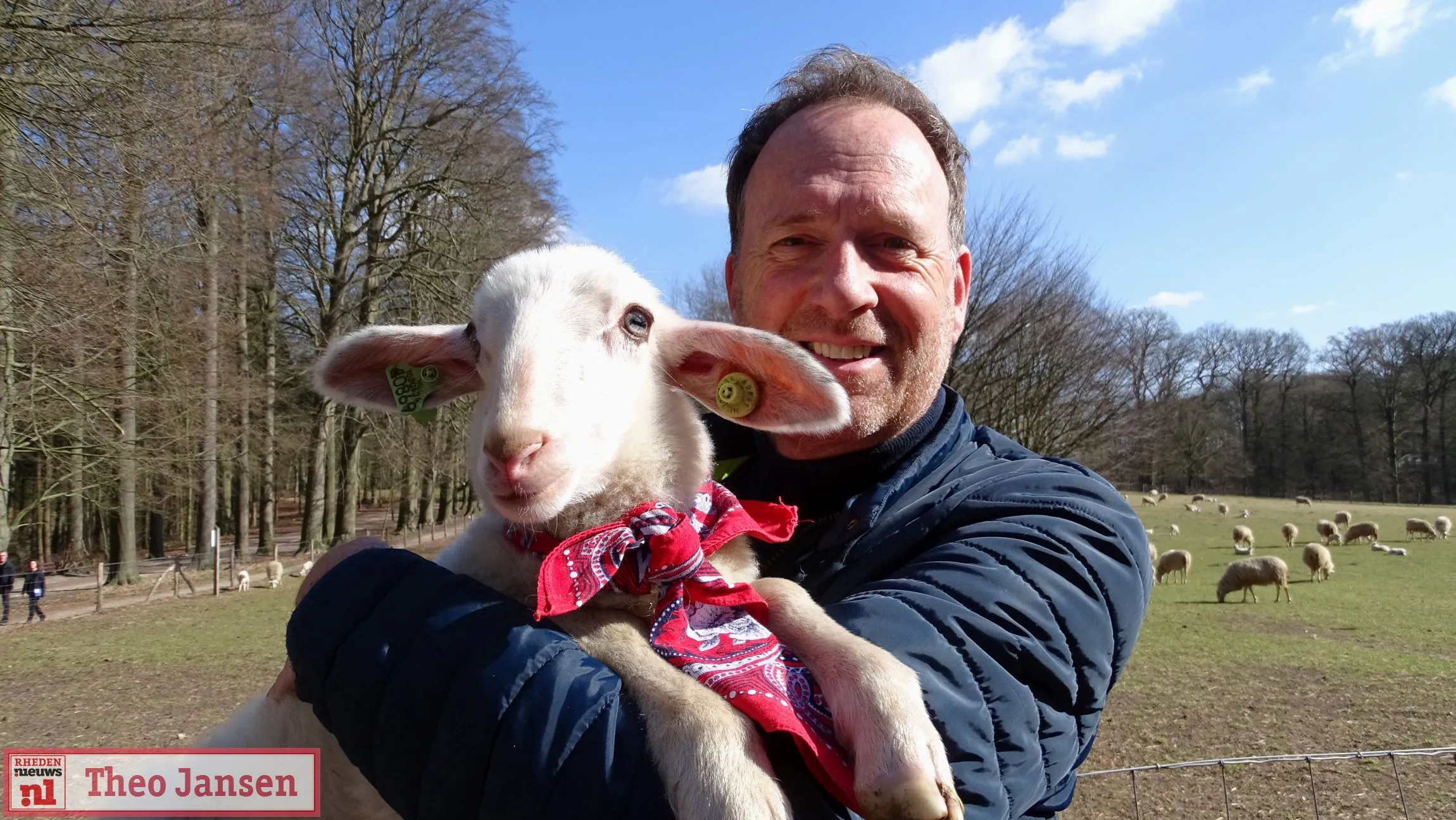 2022 03 18 jochem van gelder adopteert eerste lam rhedense schaapskudde 1