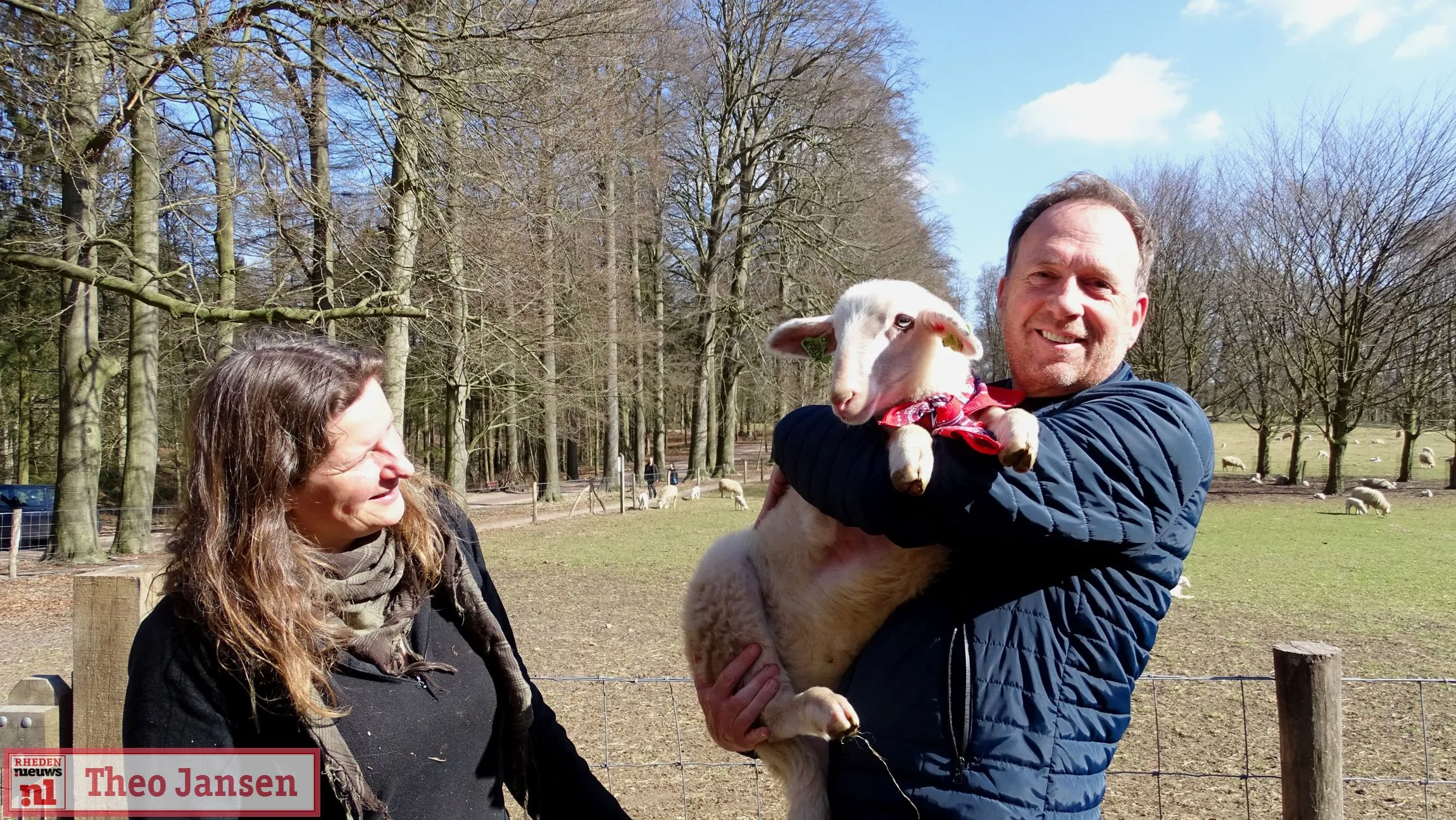 2022 03 18 jochem van gelder adopteert eerste lam rhedense schaapskudde 19