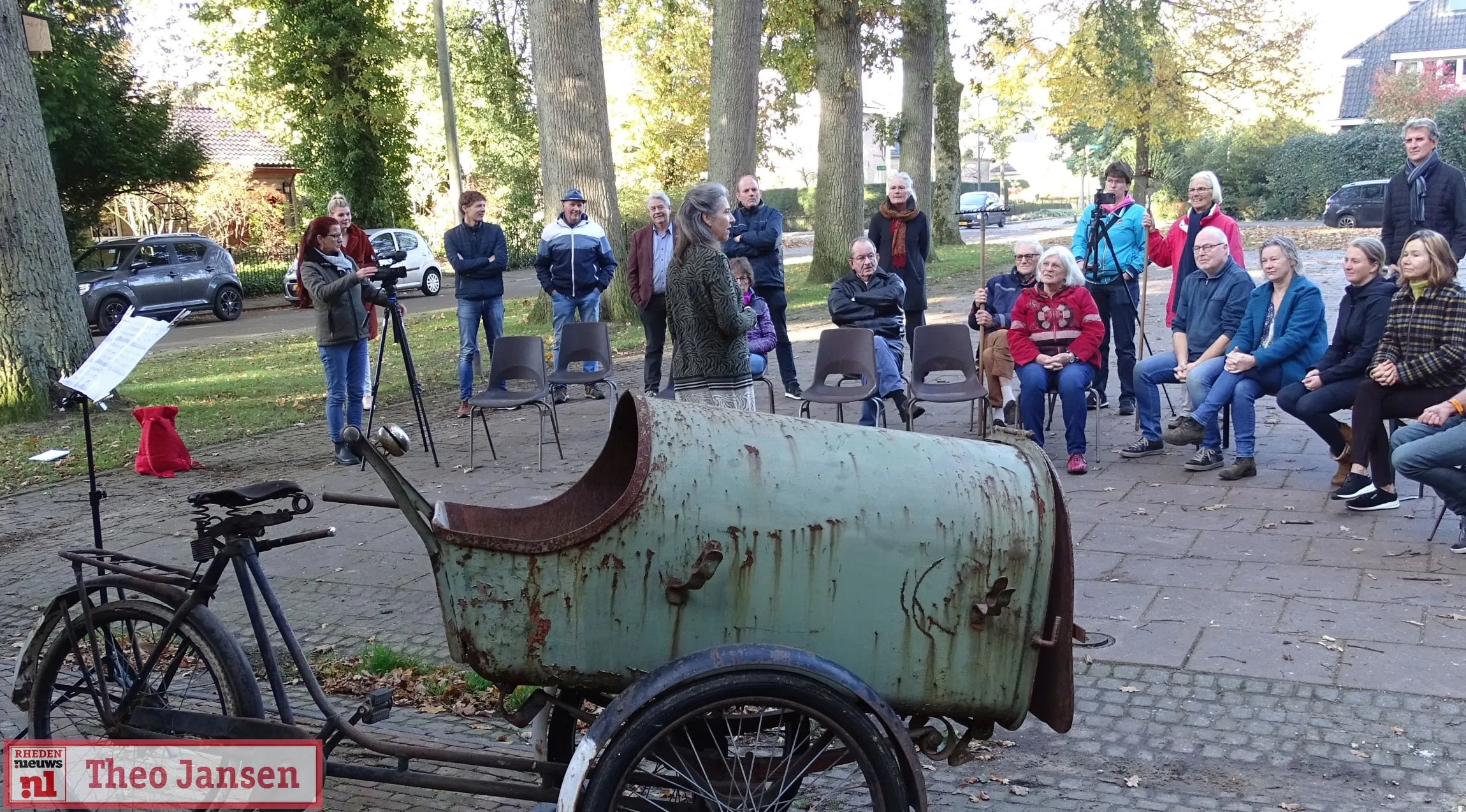 28 10 2021 heel ellecom harkt krijgt oude straatvegersfiets 10