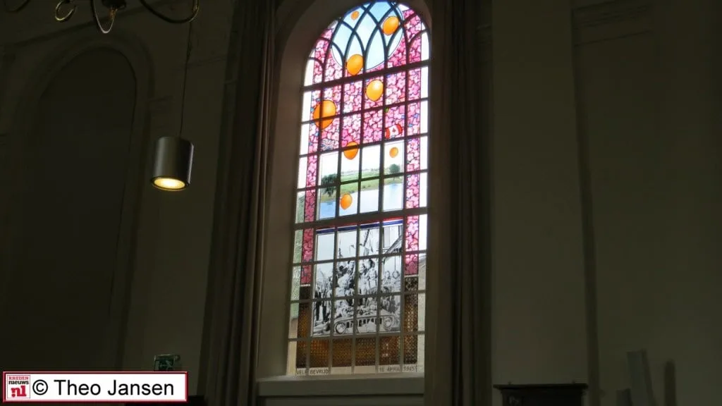 bevrijdingsraam grote kerk