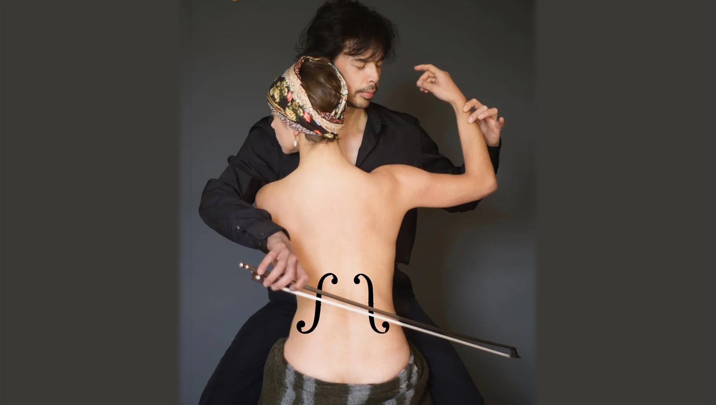 dialogue between a dancer and a cellist