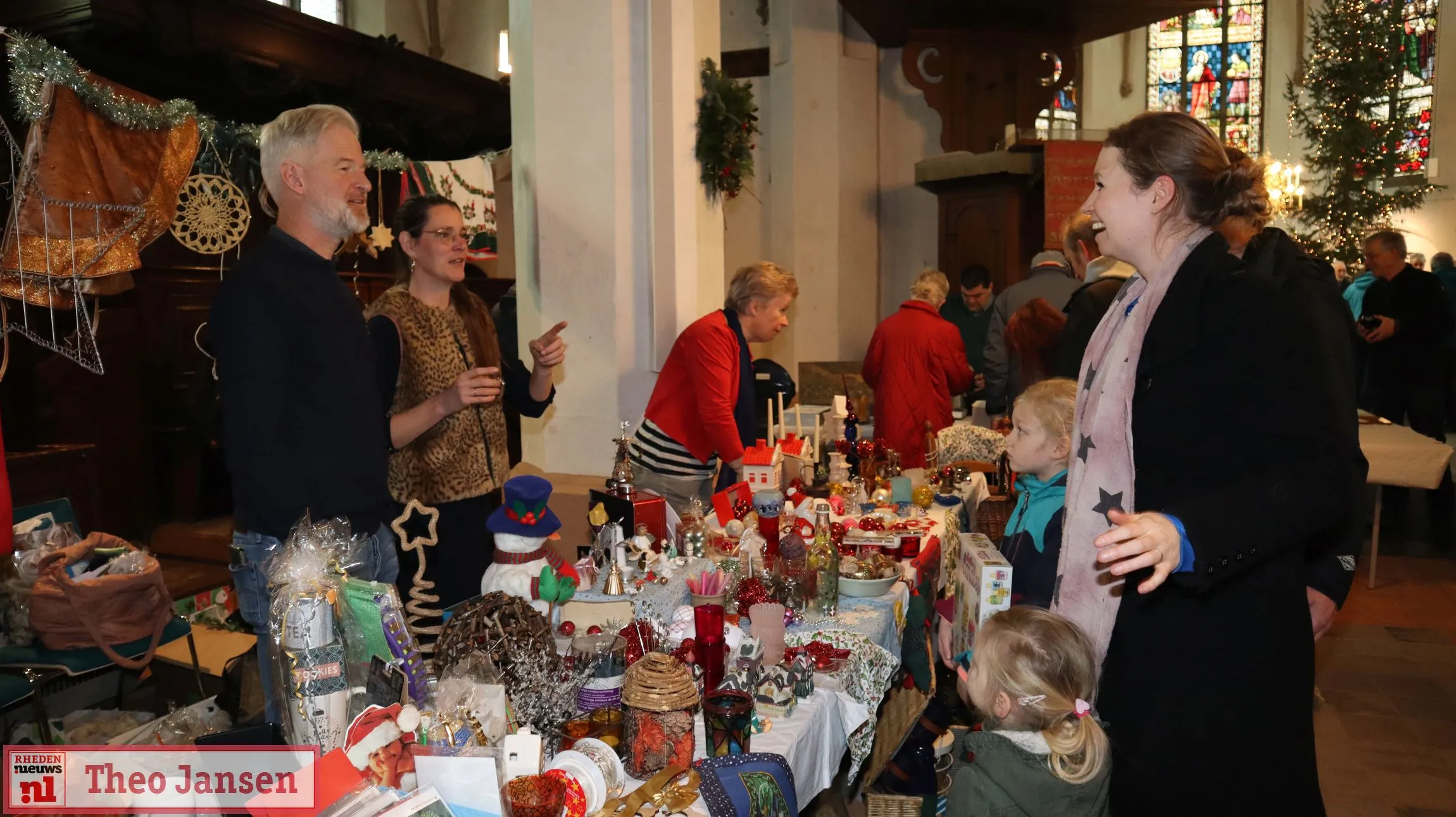 gezellige kerstmarkt in dorpskerk rheden voor goed doel 16 122023 1