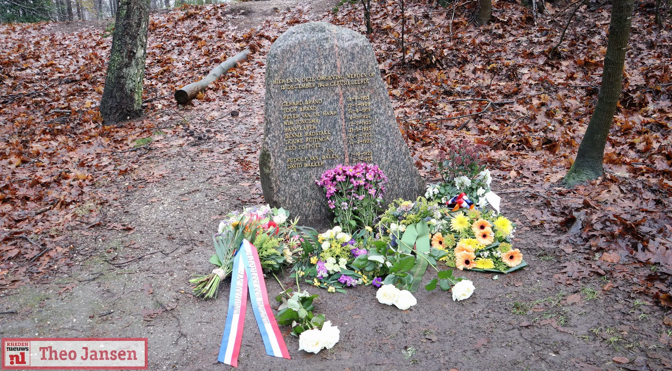 herdenking bij massagraf emmapiramide na executie 10 jongemannen in woii 13 12 2023 1