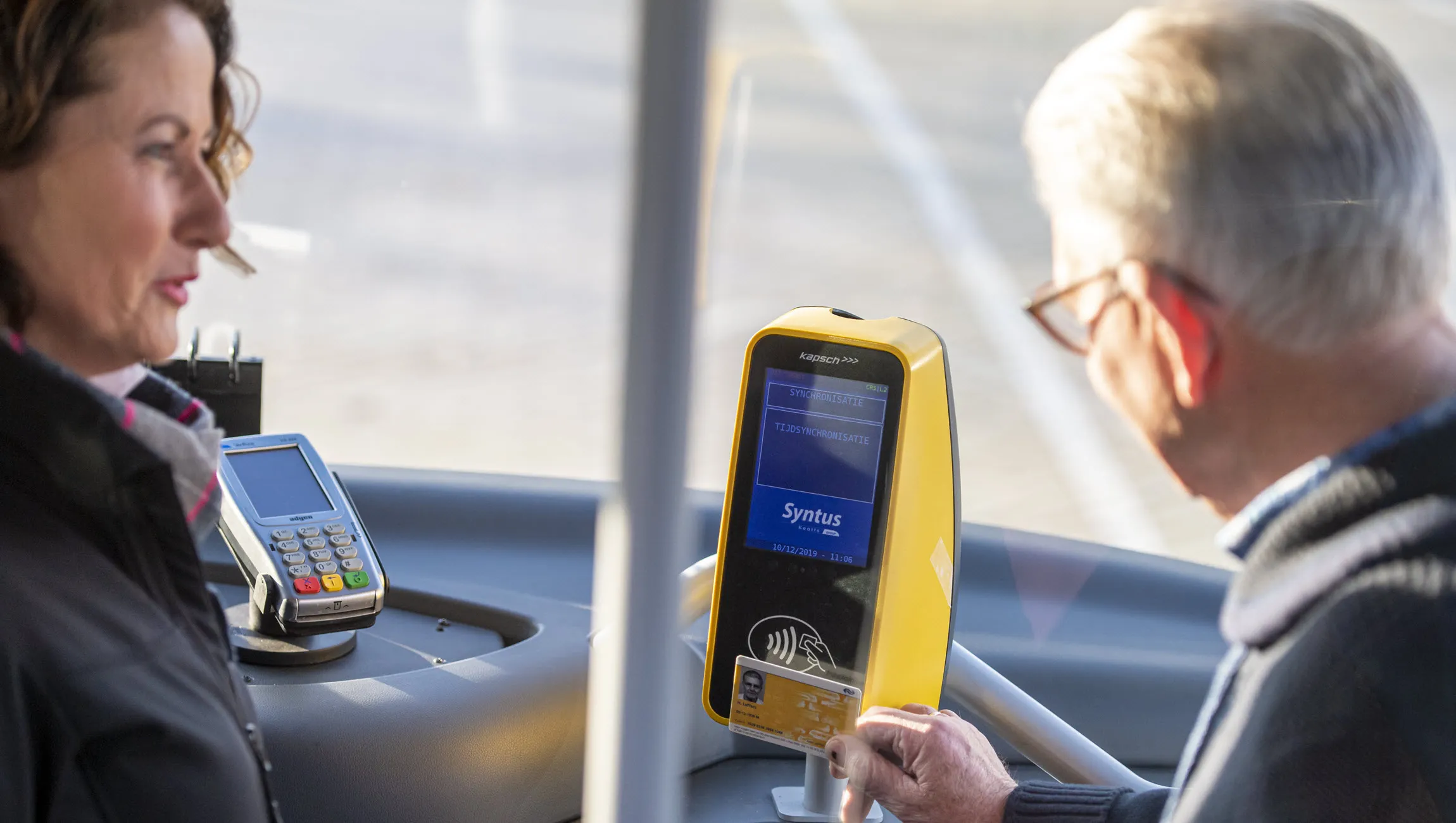 inchecken bus ervaar het ov