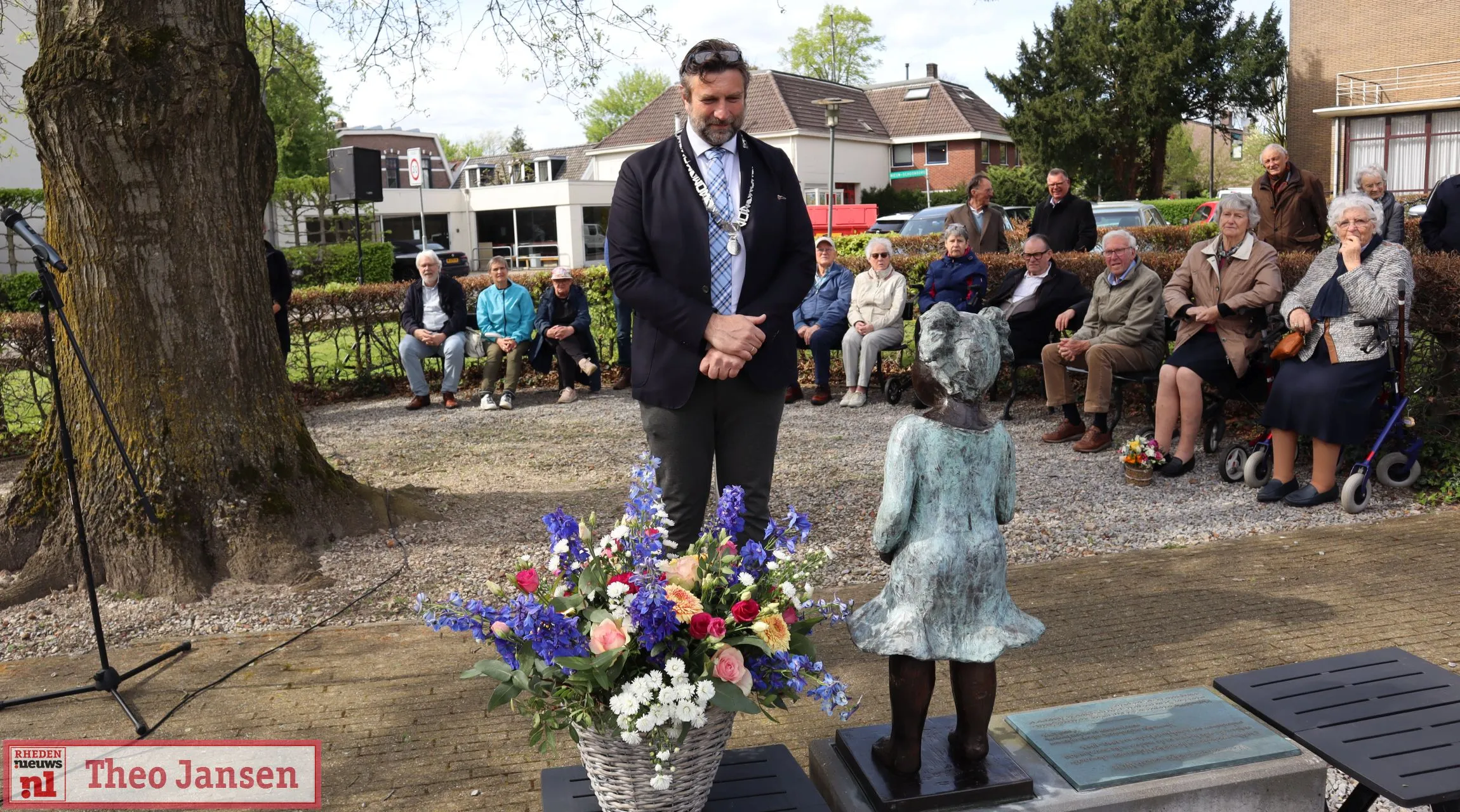 indrukwekkende herdenking bij monument voor moedige mensen in velp 2024 1