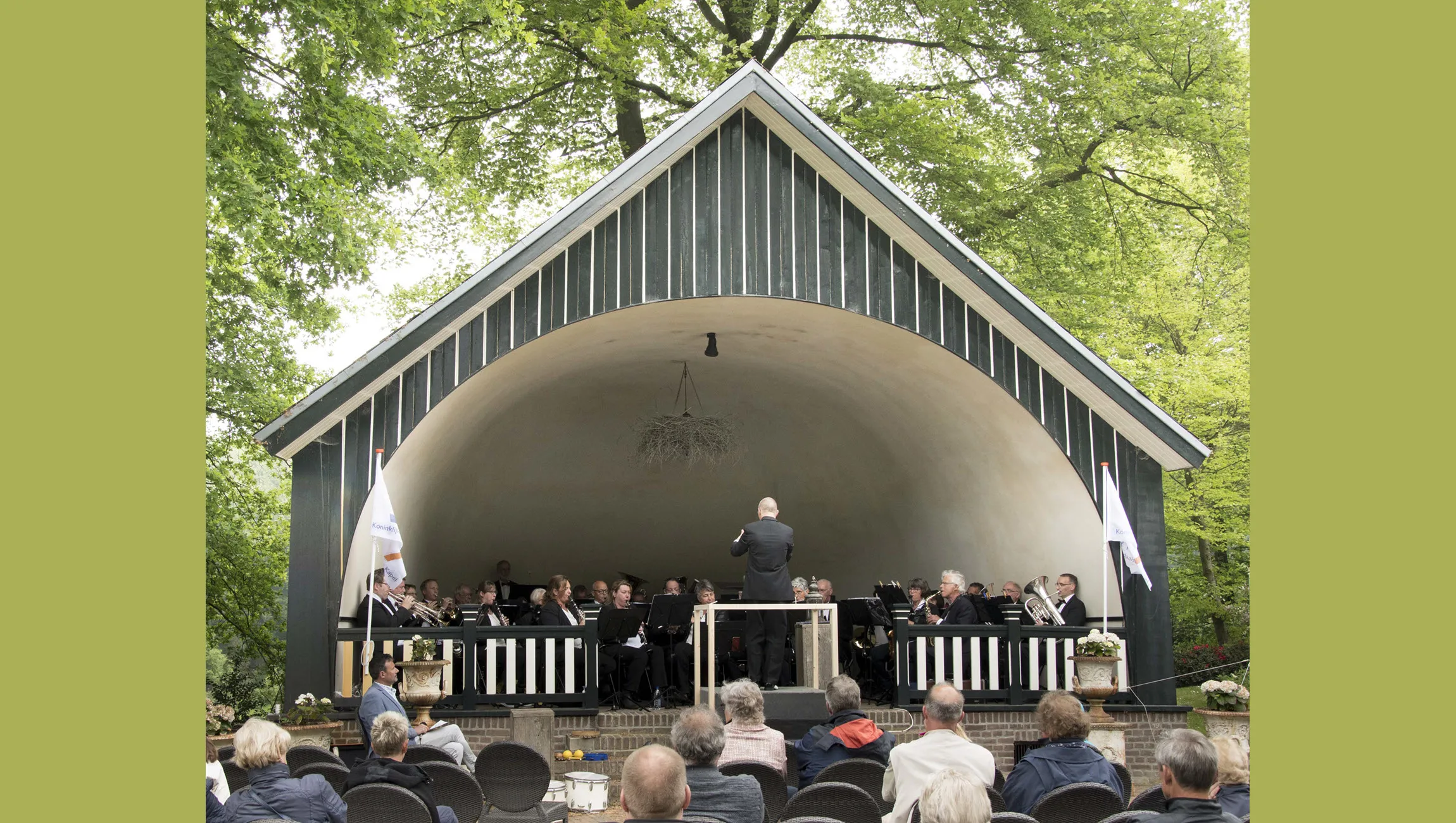 kapel in de muziekkoepel hunting lodge martin jansen