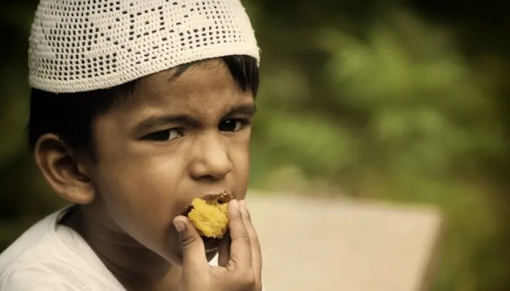 kid boy muslim eat eating ramadan islamic islam