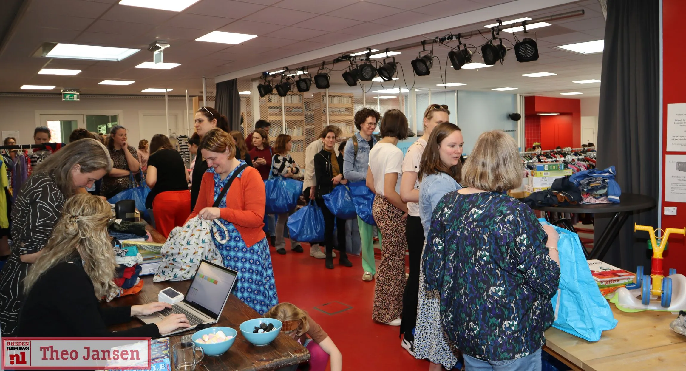 kinderkleding speelgoedbeurs dorpshuis ellecom 06 04 2024 1