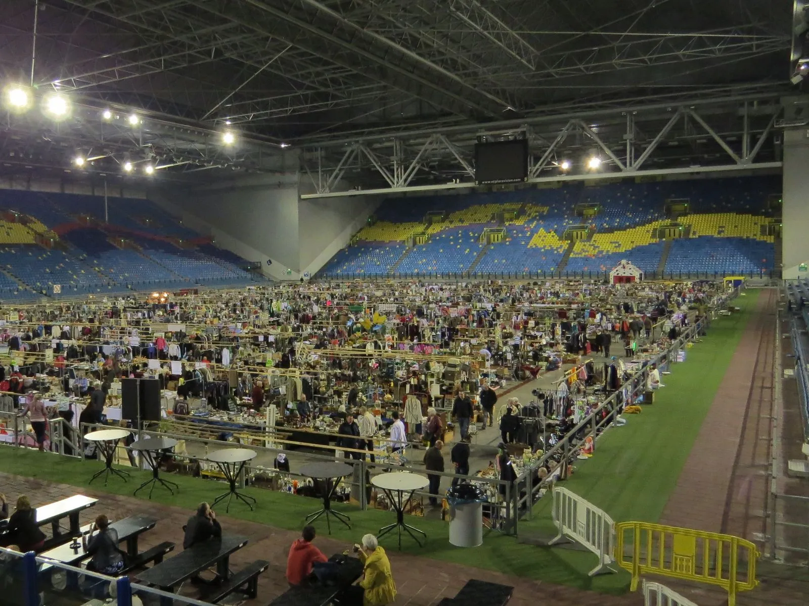 megarommelmarktsnuffelmarkt paradijs gelredome 2