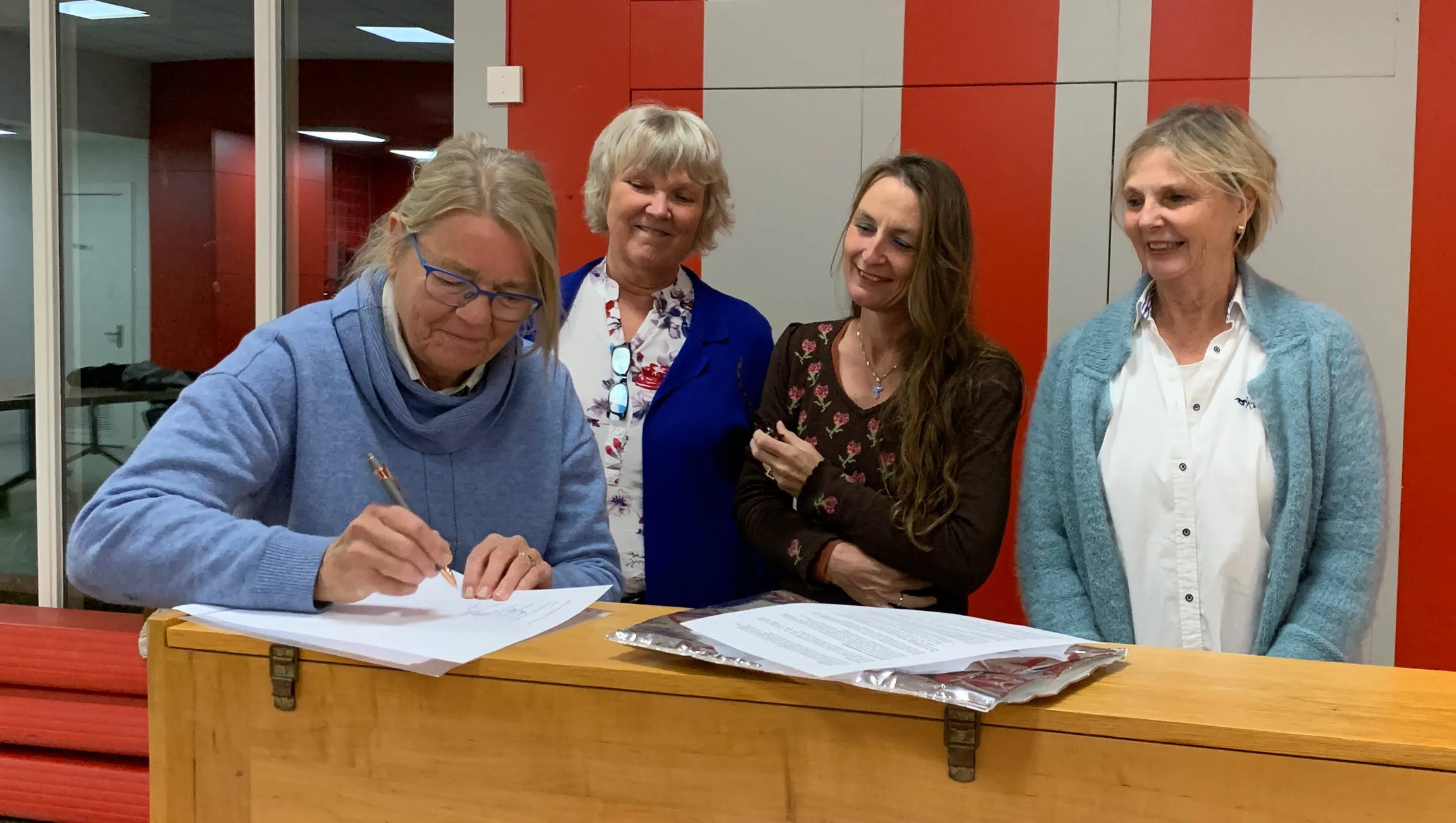 ondertekenen contract christel liefleed