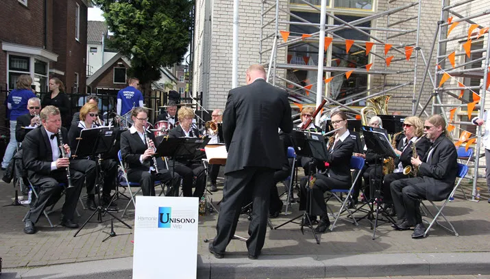 openluchtconcert harmonie unisono velp koningsdag 2016