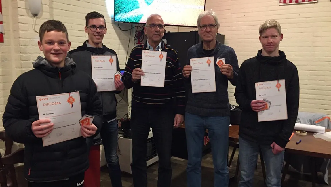 scheidsrechters dvov geslaagd