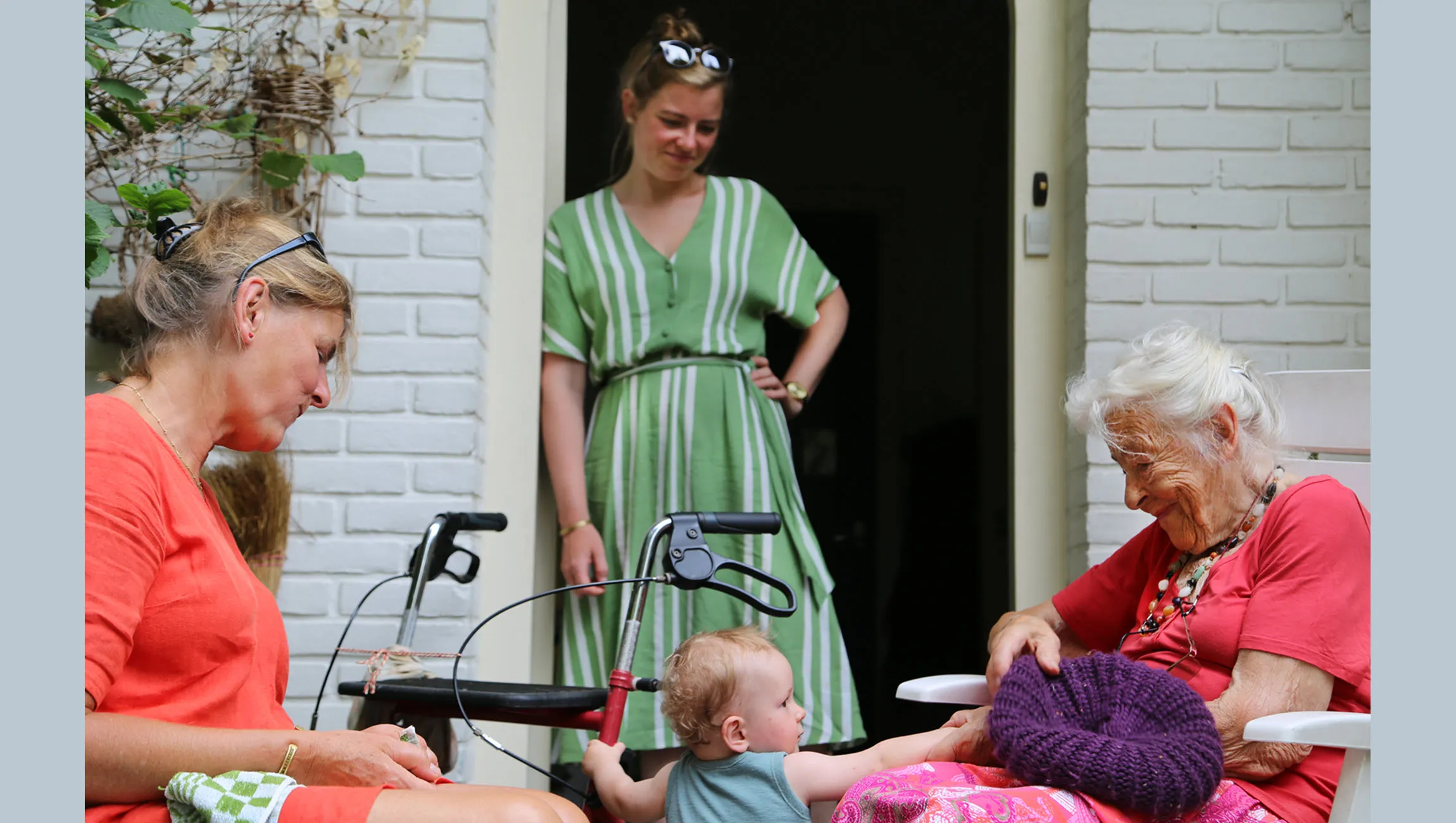 terug naar huis van oude dingen en mensen die voorbij gaan jikke gbel