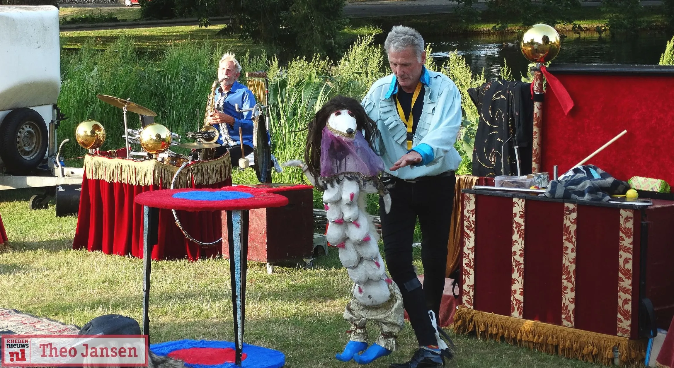 theatergezelschap hilaria speelt vliegende honden bijten niet 23 06 2023 1