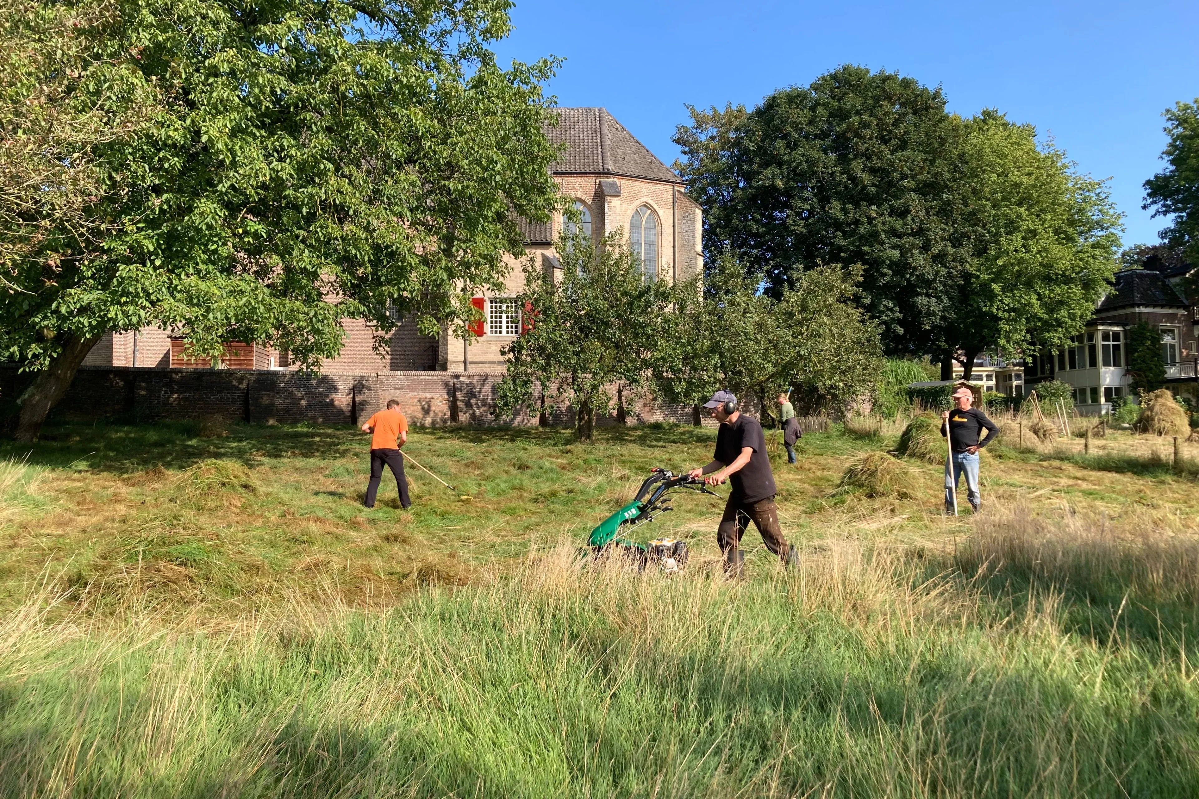 ellecoms eco event voorbereidingen in de weide