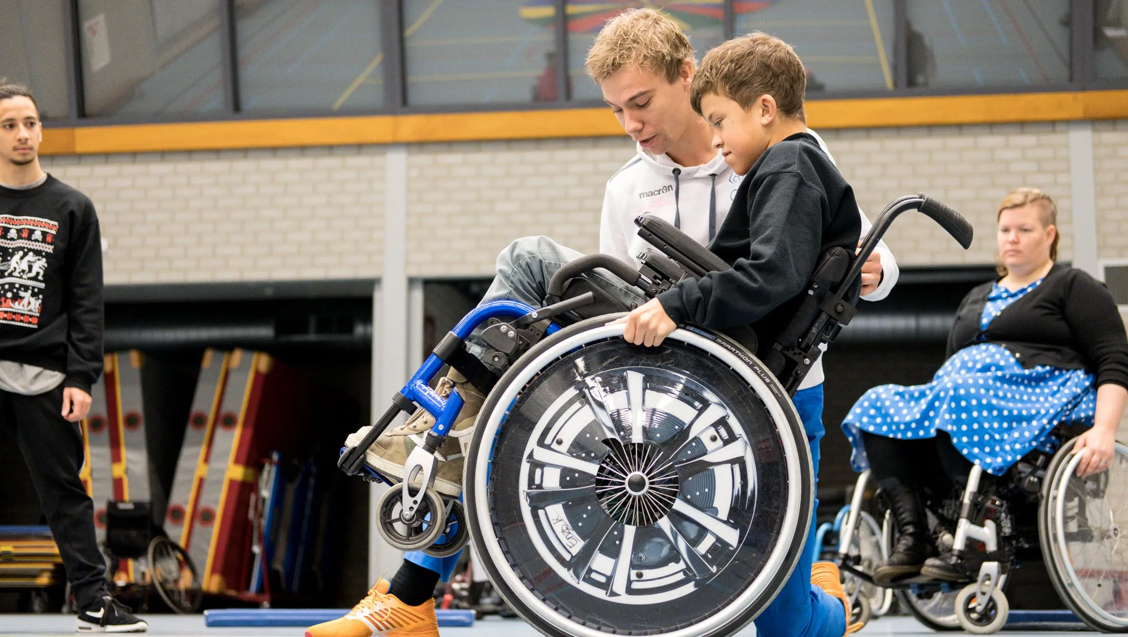 rolstoelvaardigheidstraining uniek sporten