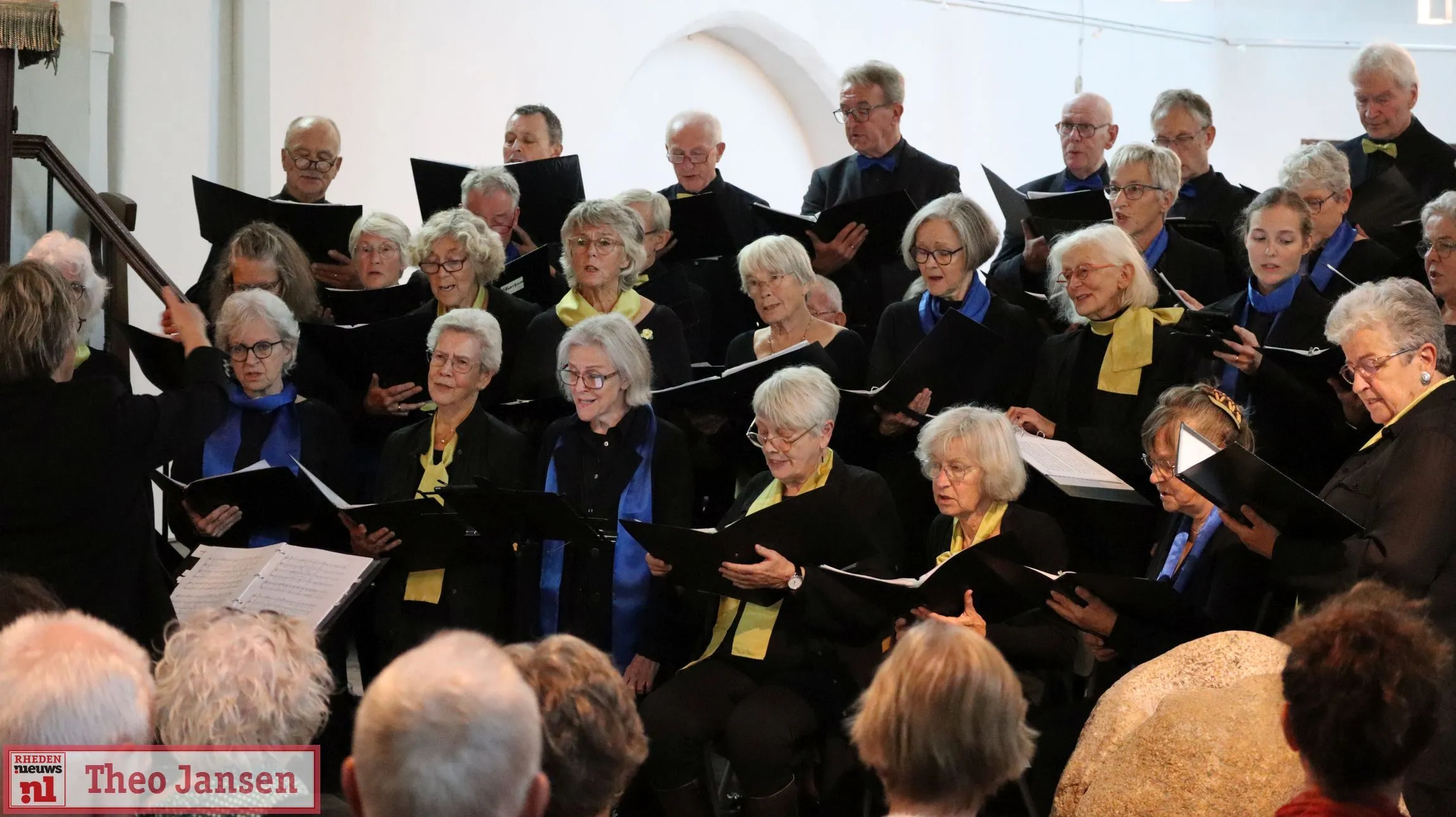 volle dorpskerk rheden bij dubbelconcert herfstlicht van dierens kamerkoor canzonet en stadskoor bredevoort 27 10 2024 1